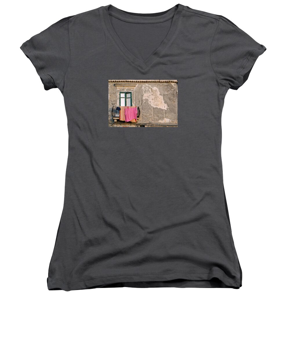 2015 Women's V-Neck featuring the photograph Washing by Robert Charity