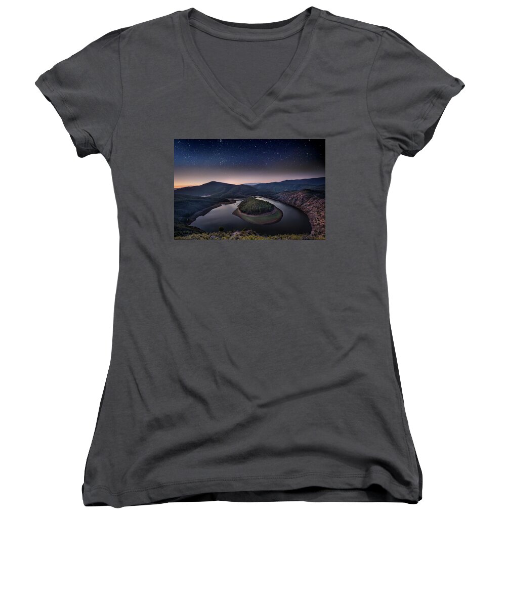 Meandro Del Melero Women's V-Neck featuring the photograph Whispers in the dark by Jorge Maia