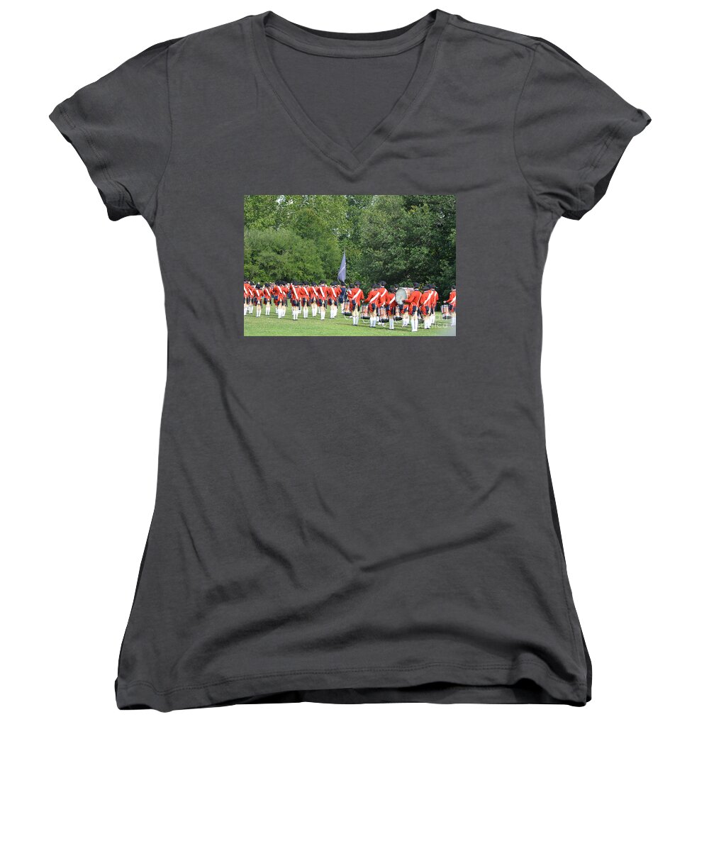 Colonial Williamsburg Women's V-Neck featuring the photograph Williamsburg #1 by Buddy Morrison