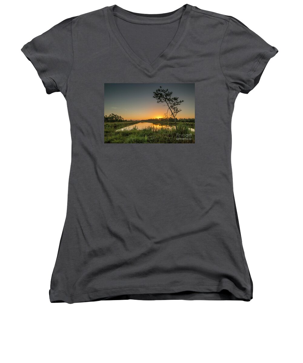 Sun Women's V-Neck featuring the photograph Cloudless Hungryland Sunrise by Tom Claud