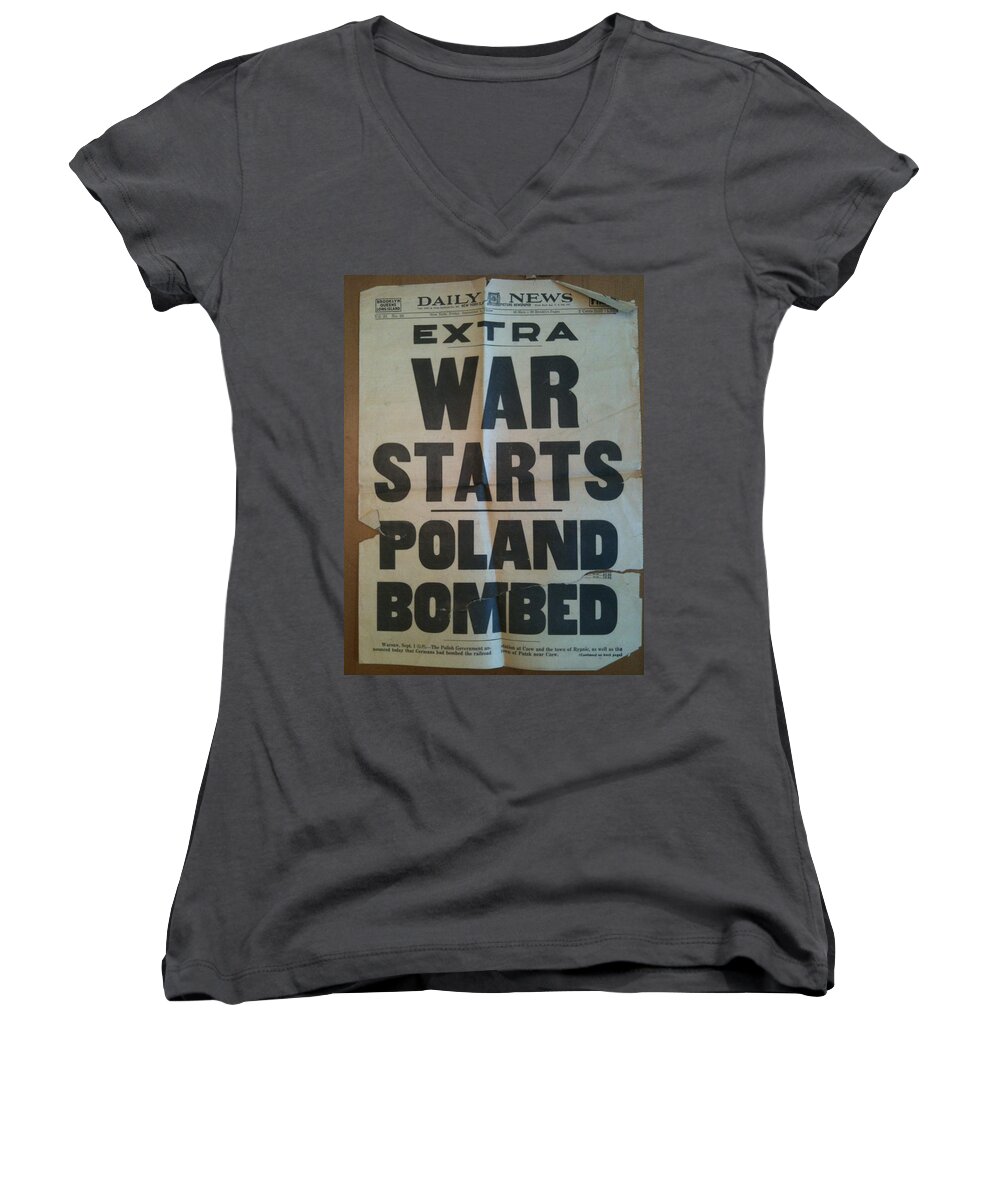 World War Ii Women's V-Neck featuring the photograph Extra Extra by Marty Klar