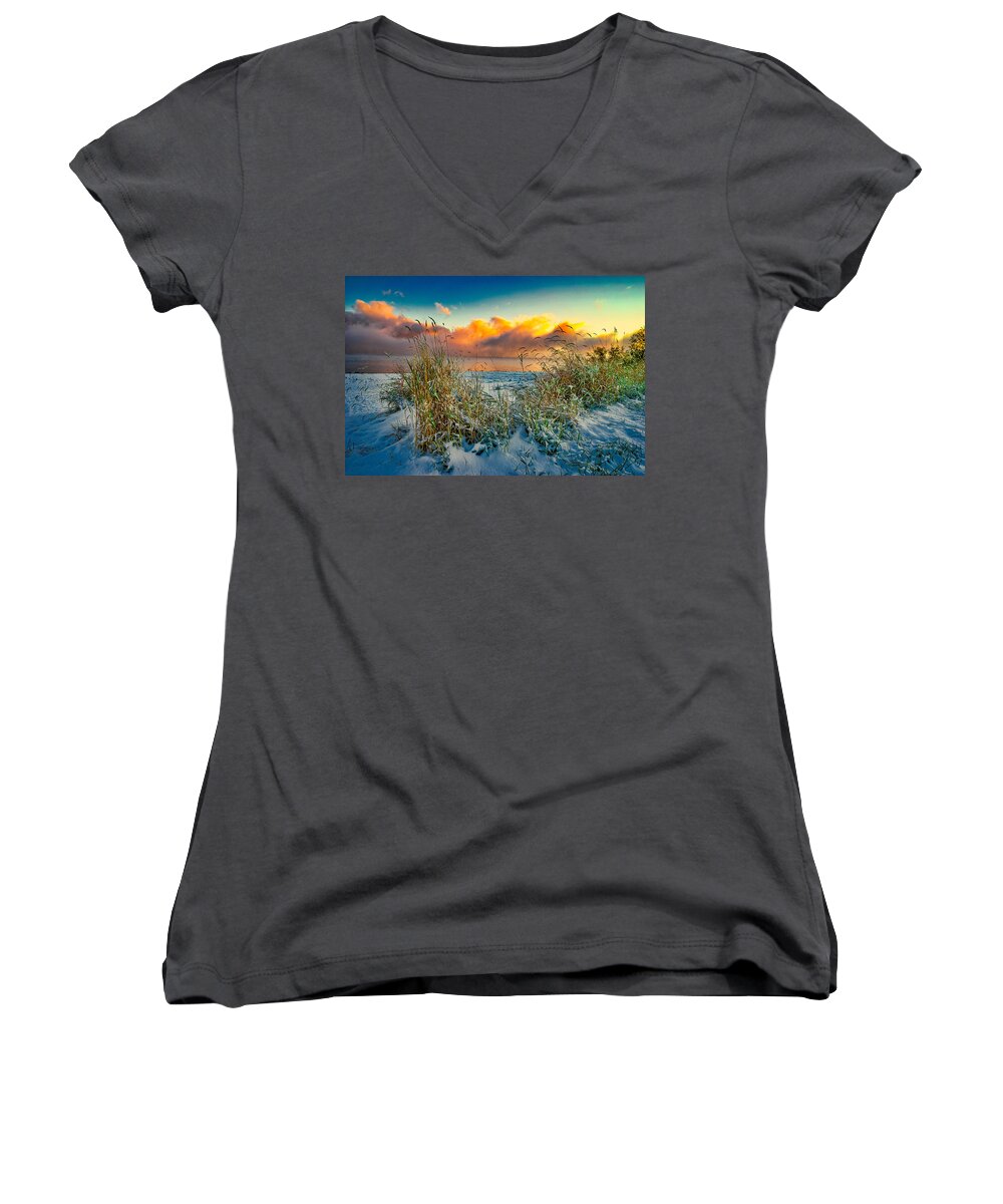 Idaho Women's V-Neck featuring the photograph Grass and Snow Sunrise by Tom Gresham