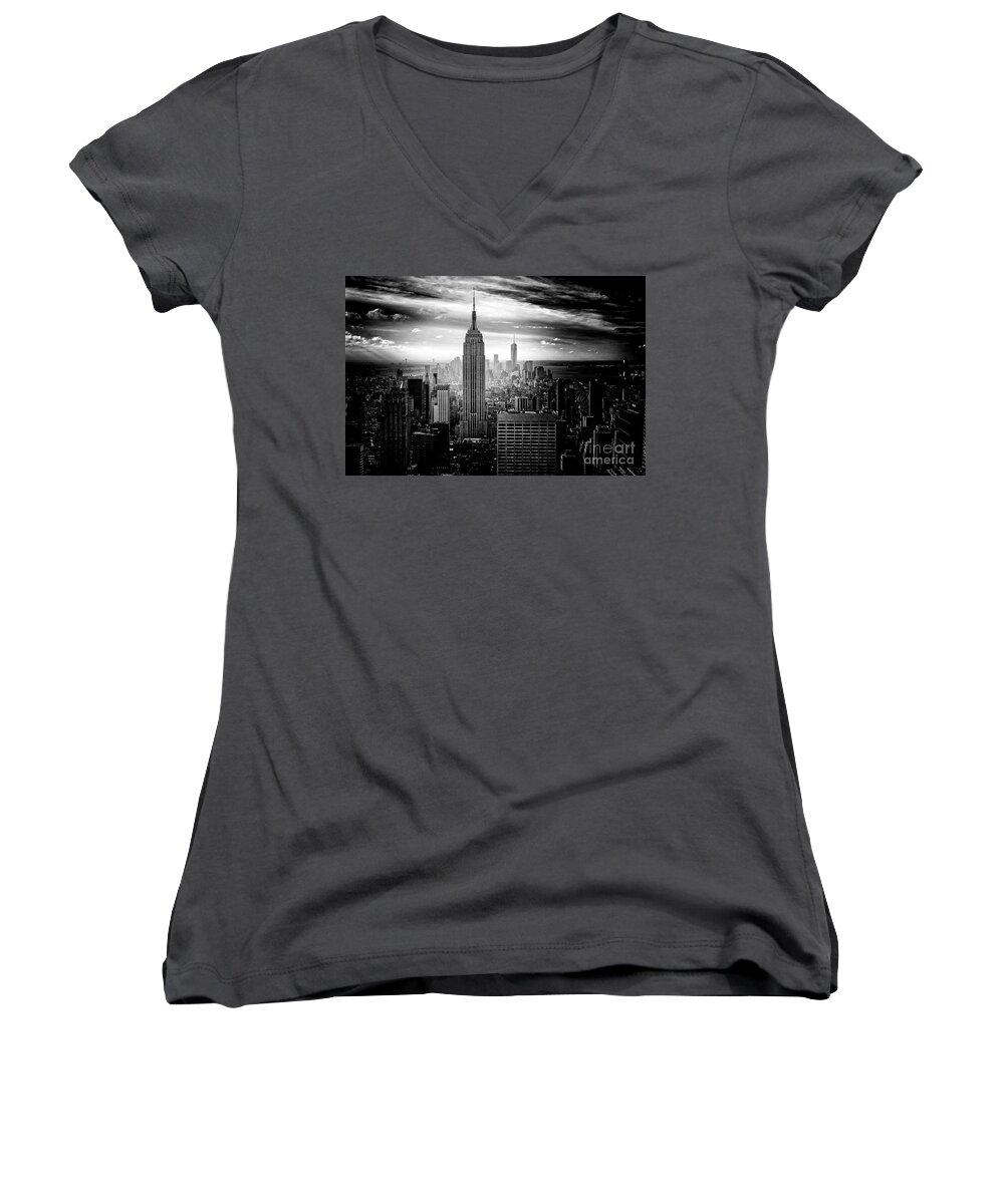 Sea Women's V-Neck featuring the digital art Nyc 1 by Michael Graham