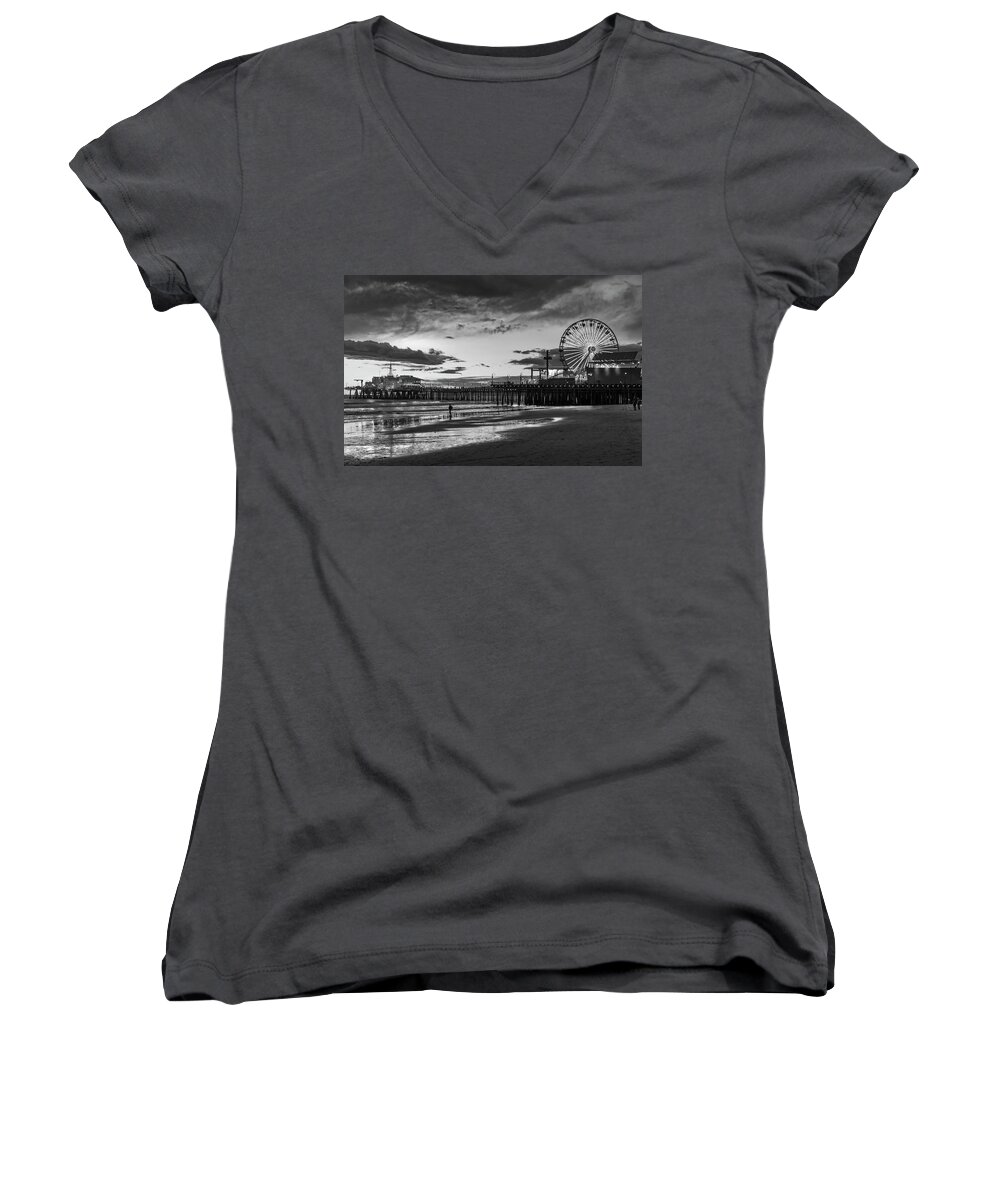 Los Angeles Women's V-Neck featuring the photograph Pacific Park - Black And White by Gene Parks