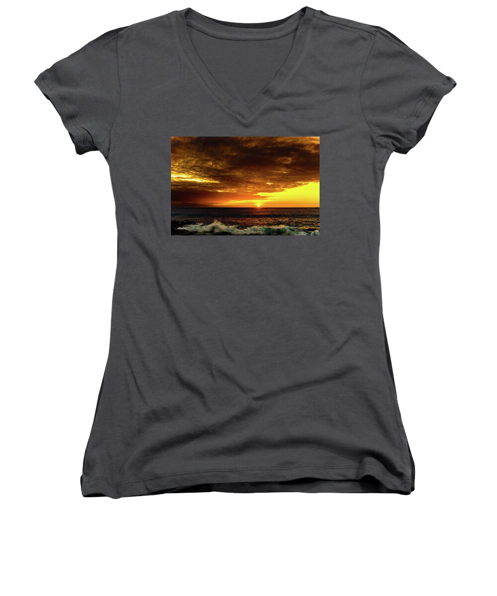 Hawaii Women's V-Neck featuring the photograph Sunset and Surf by John Bauer