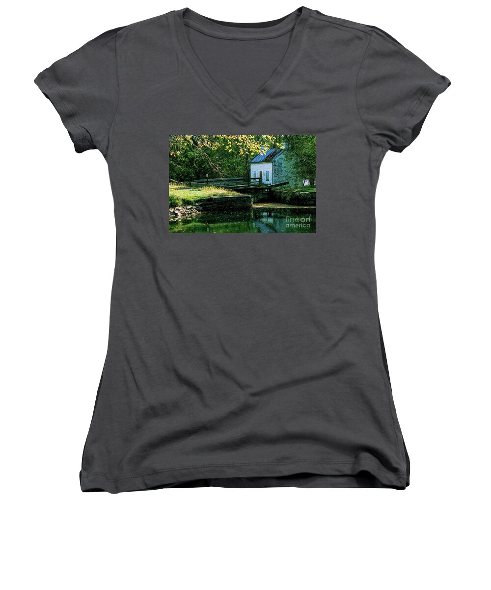  Canal Women's V-Neck featuring the photograph Autumn at the Lockhouse by William Kuta