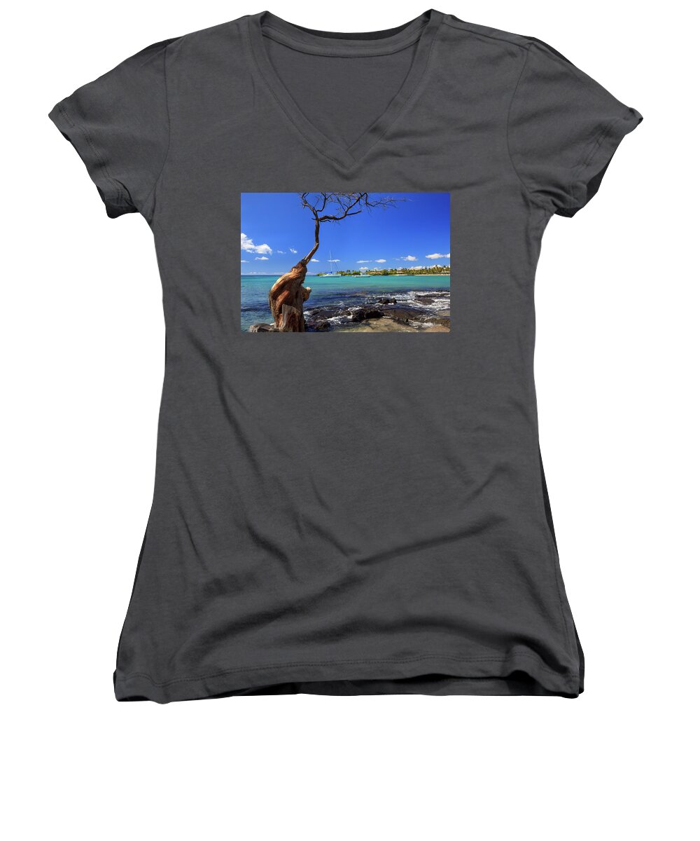 Anaehoomalu Bay Women's V-Neck featuring the photograph Boats At Anaehoomalu Bay by James Eddy