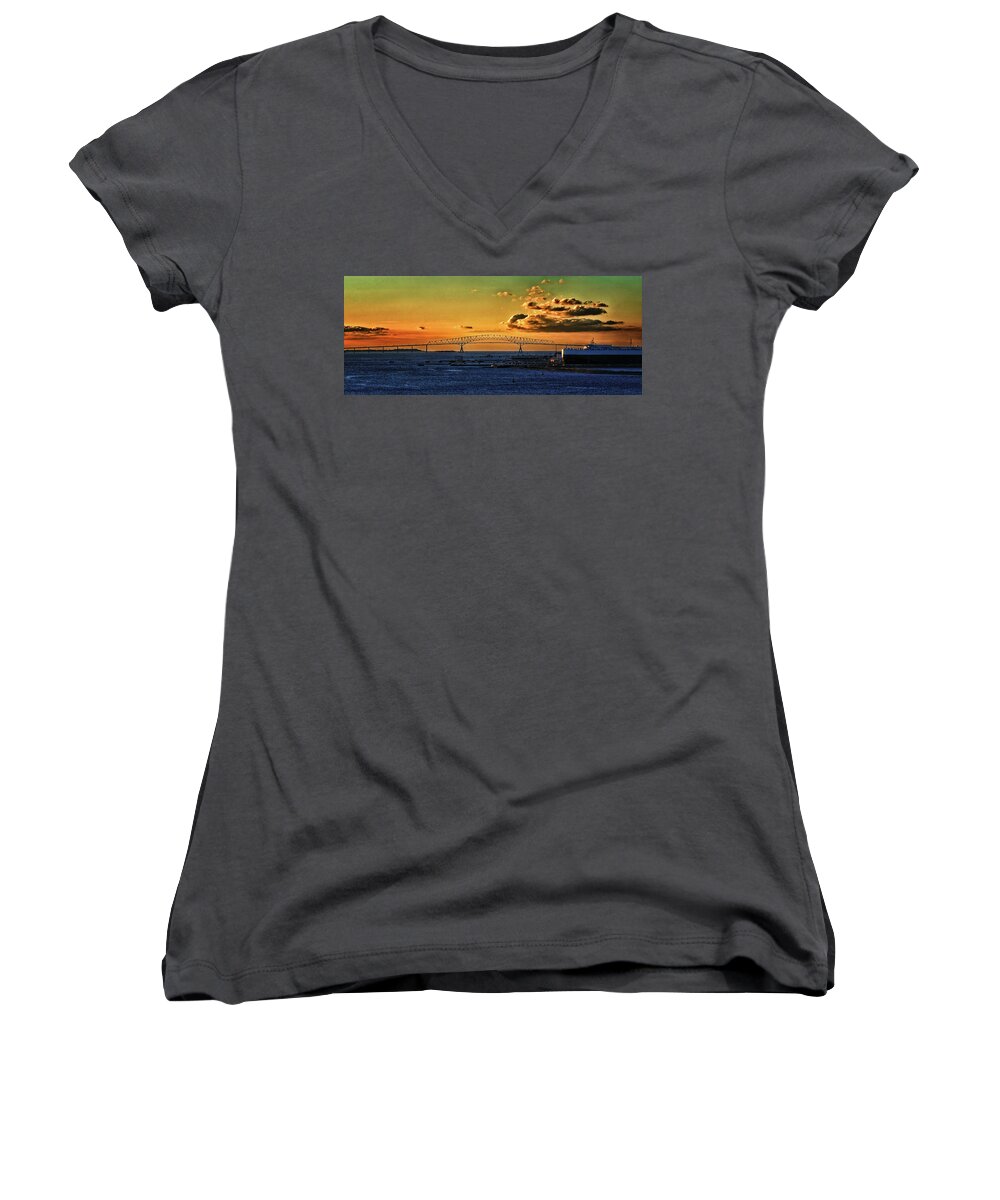 Key Bridge Women's V-Neck featuring the photograph Dawn Breaks over the Francis Scott Key Bridge in Baltimore by Bill Swartwout