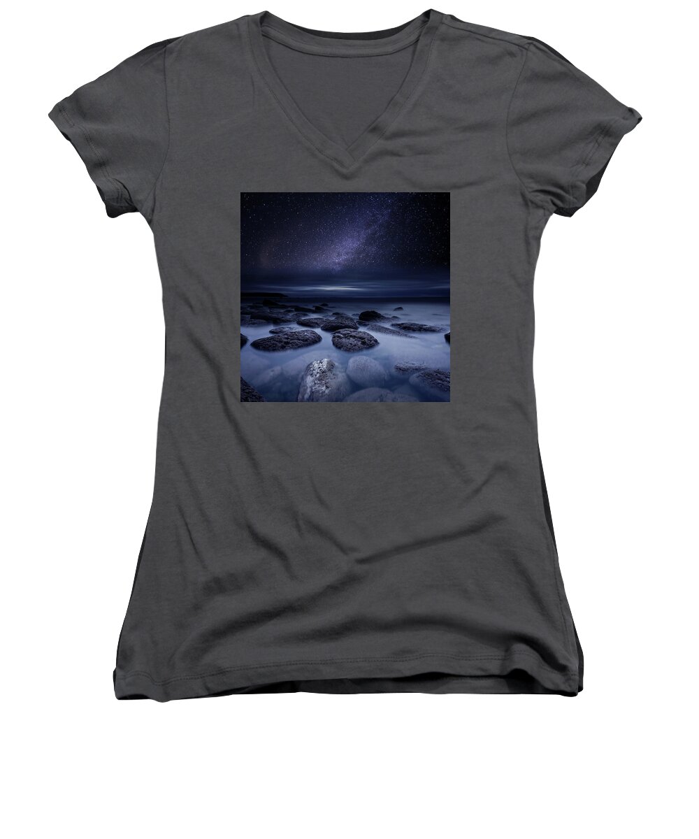 Night Women's V-Neck featuring the photograph Endless Imagination by Jorge Maia