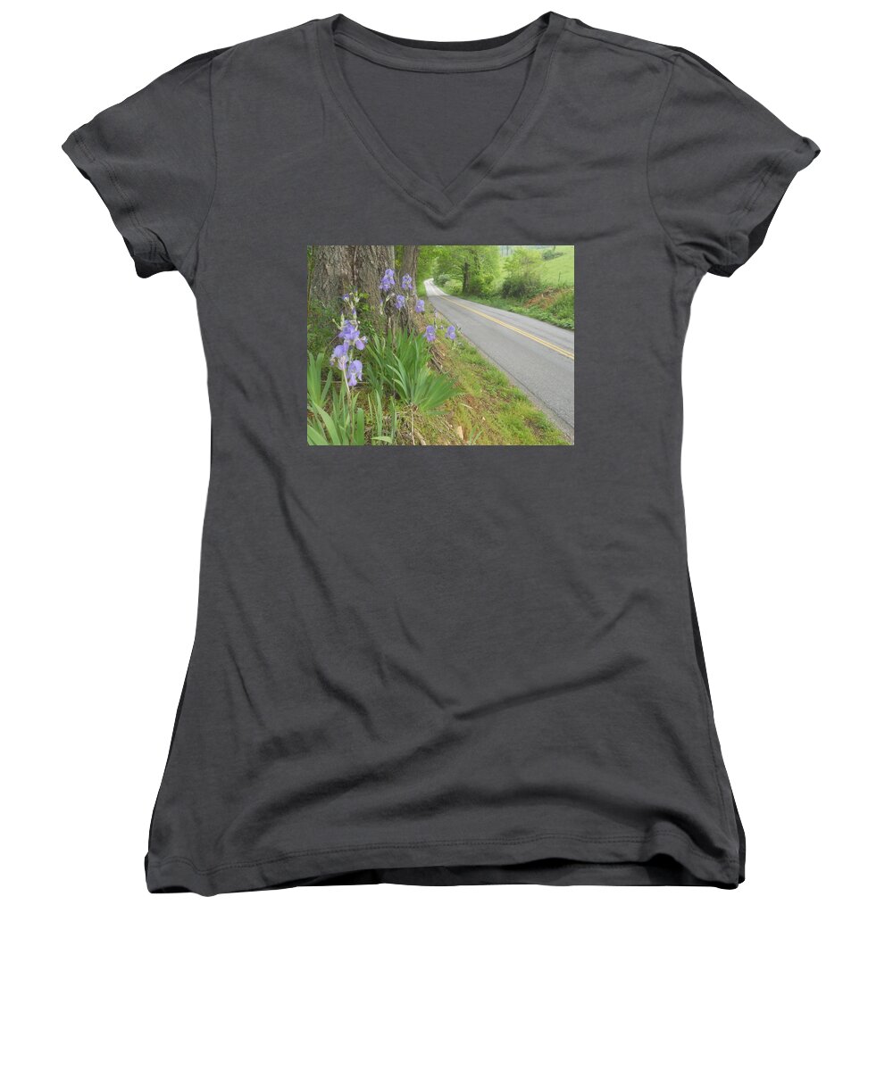 Flowers Women's V-Neck featuring the photograph Heading Home by Diannah Lynch