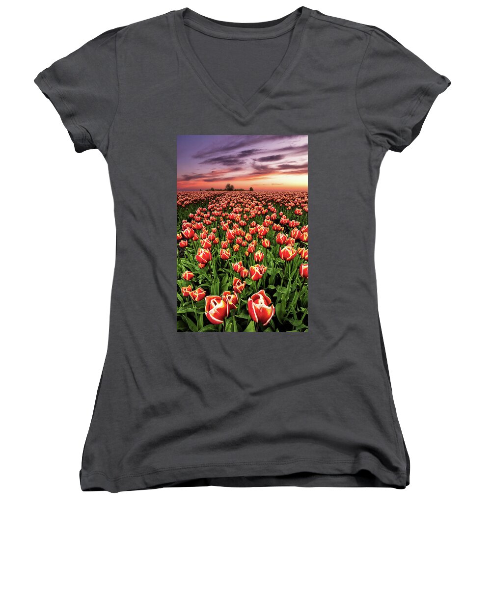 Landscape Women's V-Neck featuring the photograph Heaven and Earth by Jorge Maia