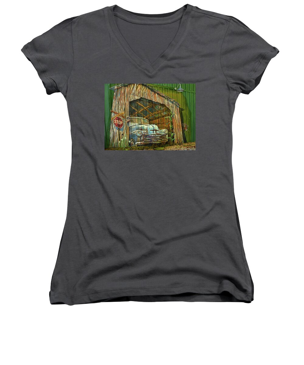 Alley’s Grocery Women's V-Neck featuring the photograph Roadside Mural by Ben Prepelka