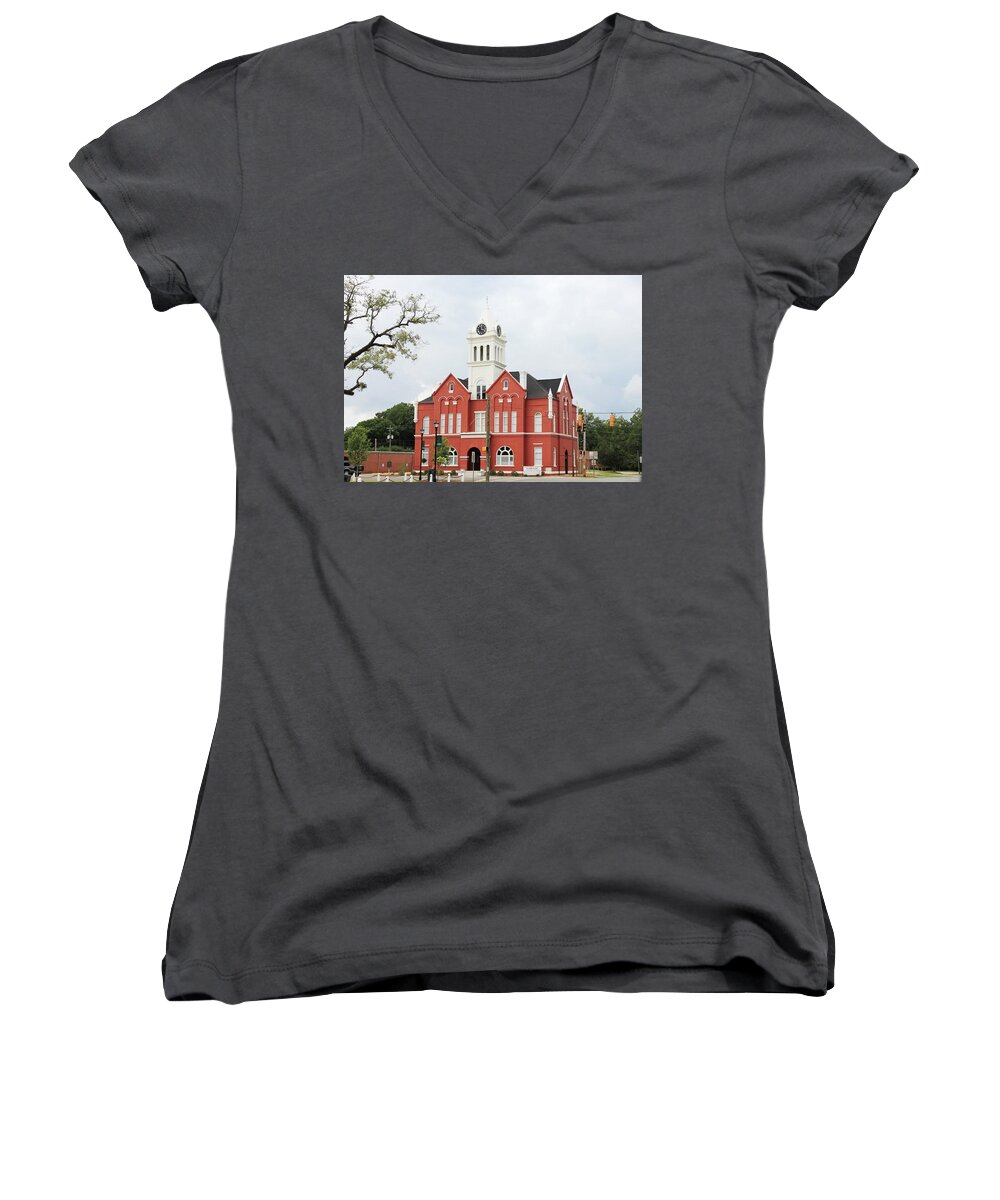 Schley Courthouse Ellaville Schley Ellaville Courthouse Stores Square Caylee Hammock Brent Cobb Women's V-Neck featuring the photograph Schley County Courthouse 2 by Jerry Battle