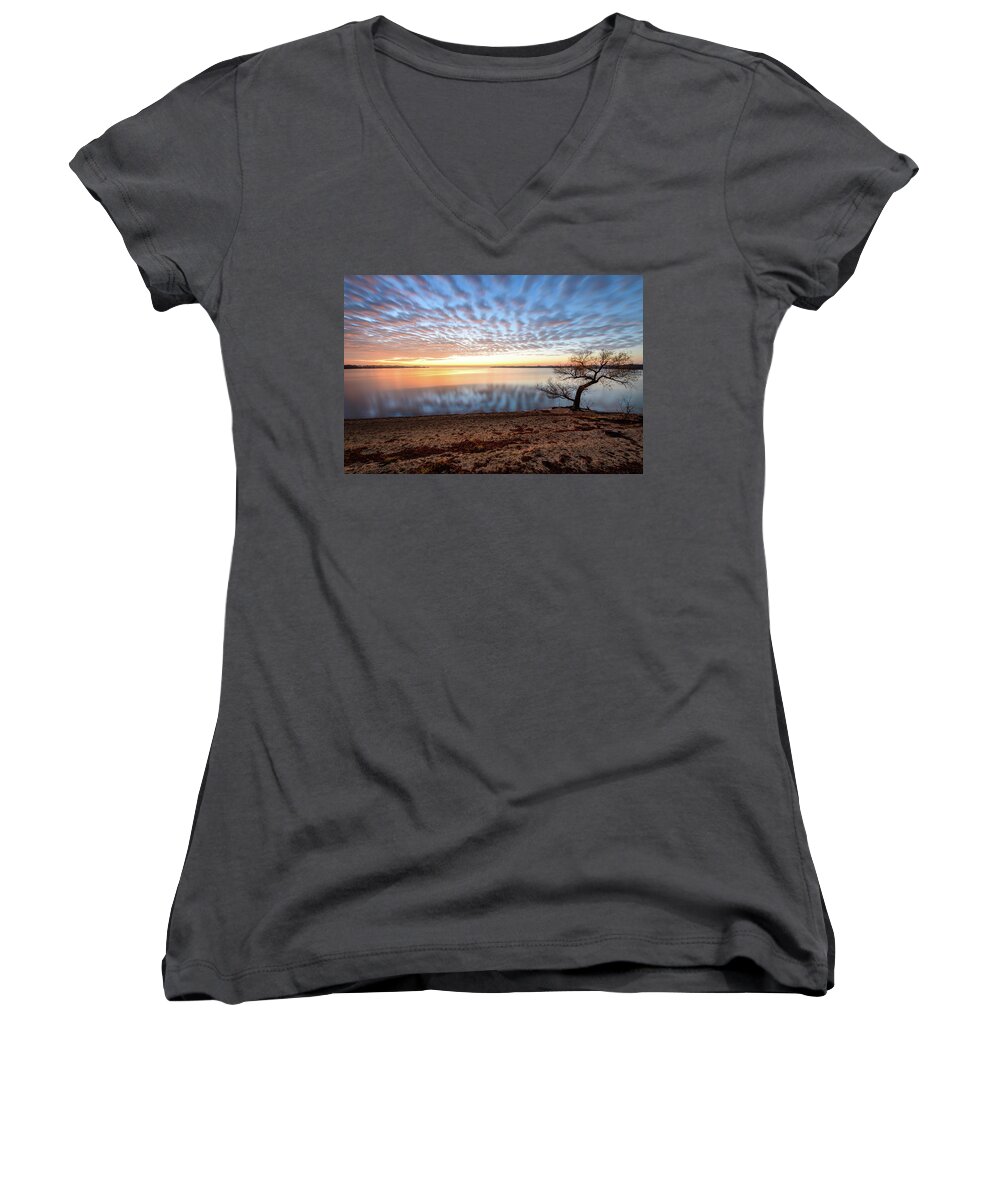 Dfw Women's V-Neck featuring the photograph Seclusion by Michael Scott