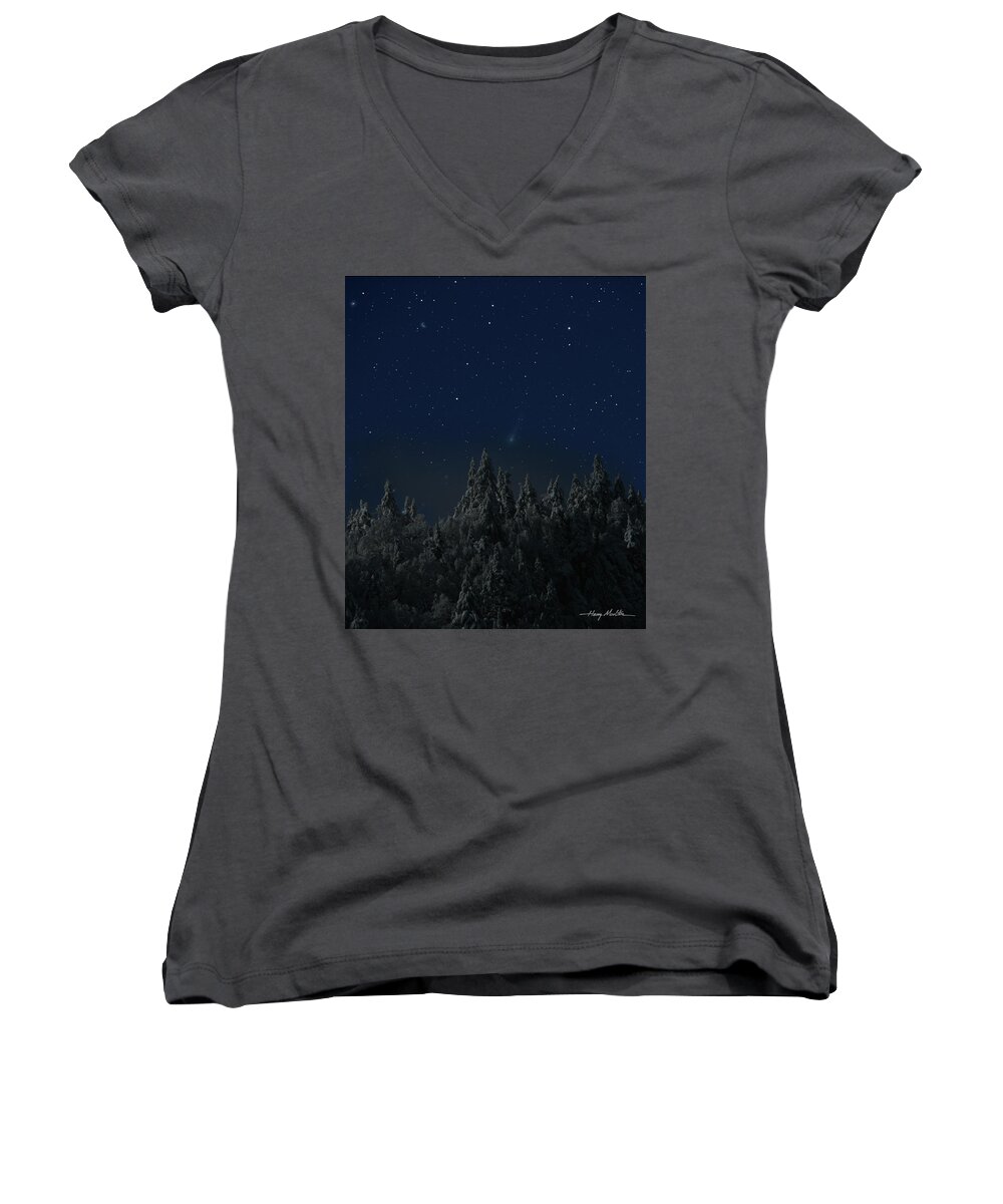 Night Women's V-Neck featuring the photograph The Moon Sets The Comet Rises by Harry Moulton