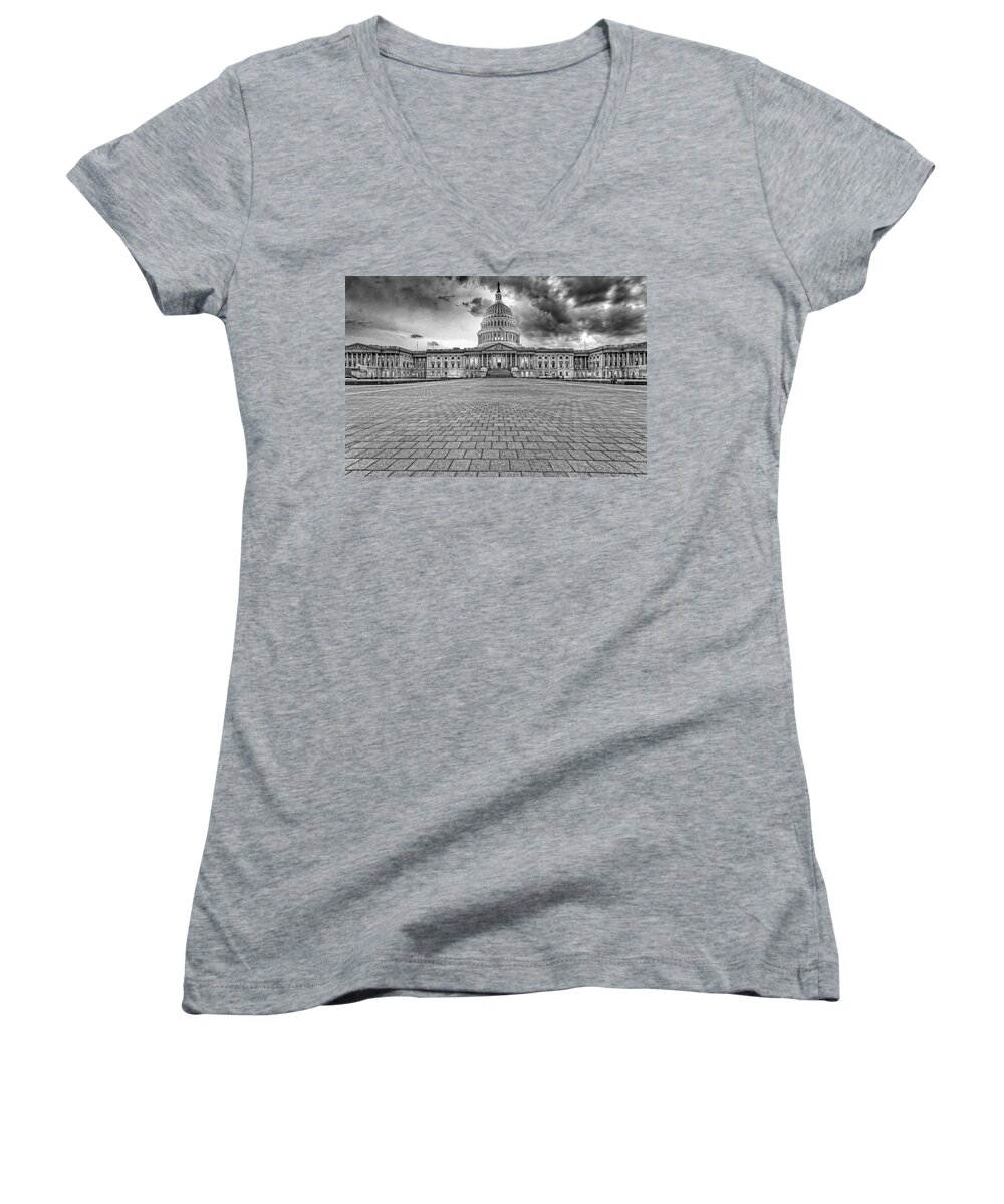 America Women's V-Neck featuring the photograph Capitol Building #2 by Peter Lakomy