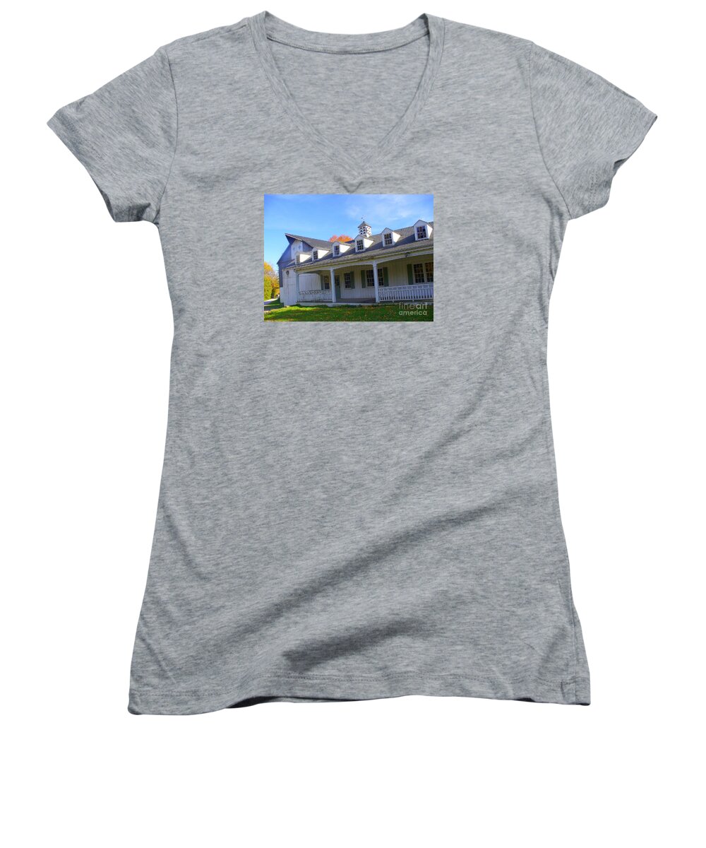 Country Women's V-Neck featuring the photograph An Old Farm House by Lingfai Leung