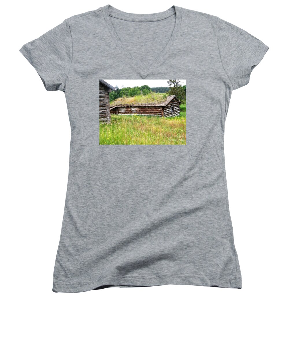 Sod Roof Women's V-Neck featuring the photograph Bear Springs by Ann E Robson