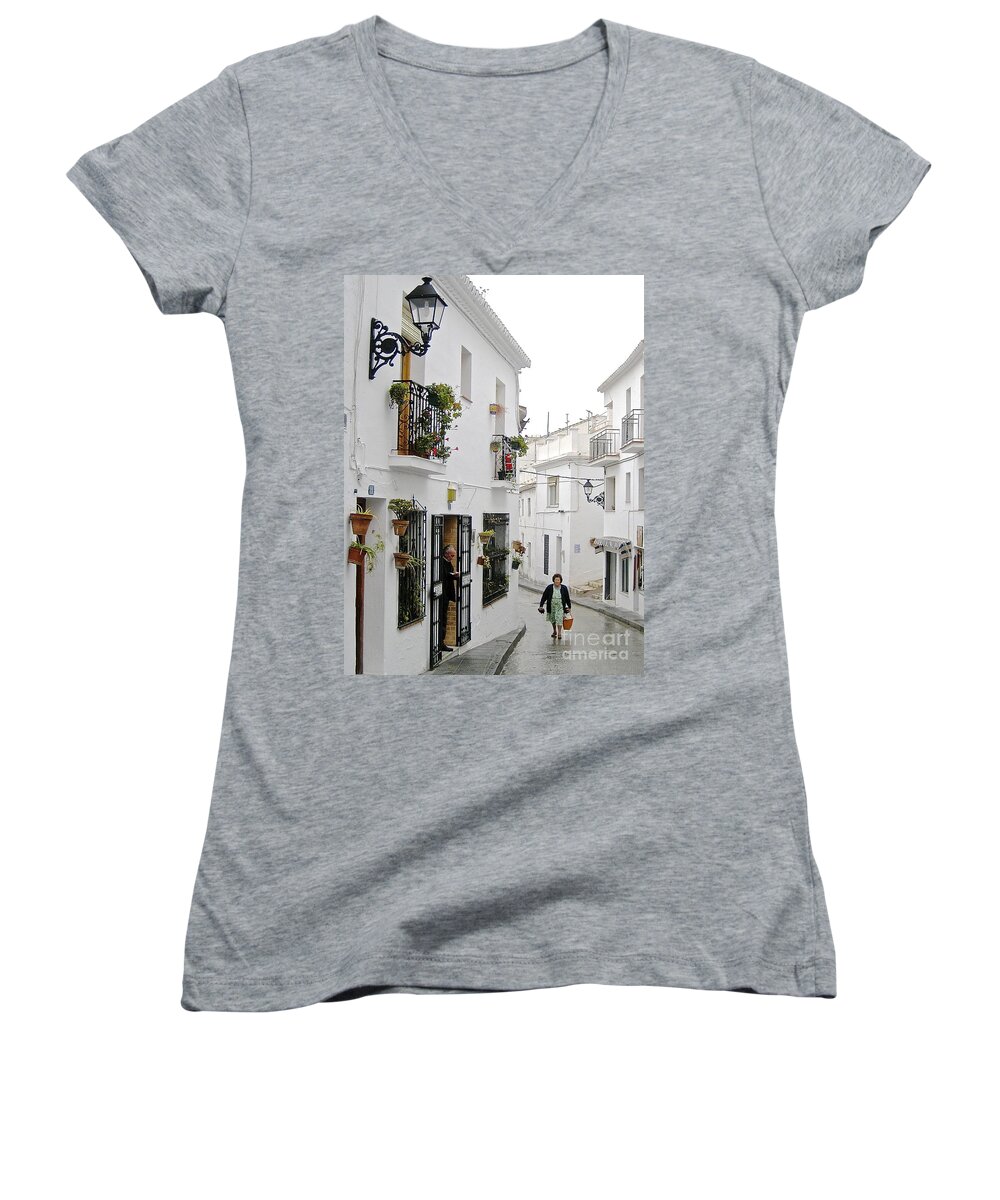 Spain Pueblos Blancos Andalusia Women's V-Neck featuring the photograph Dinner Delivery by Suzanne Oesterling