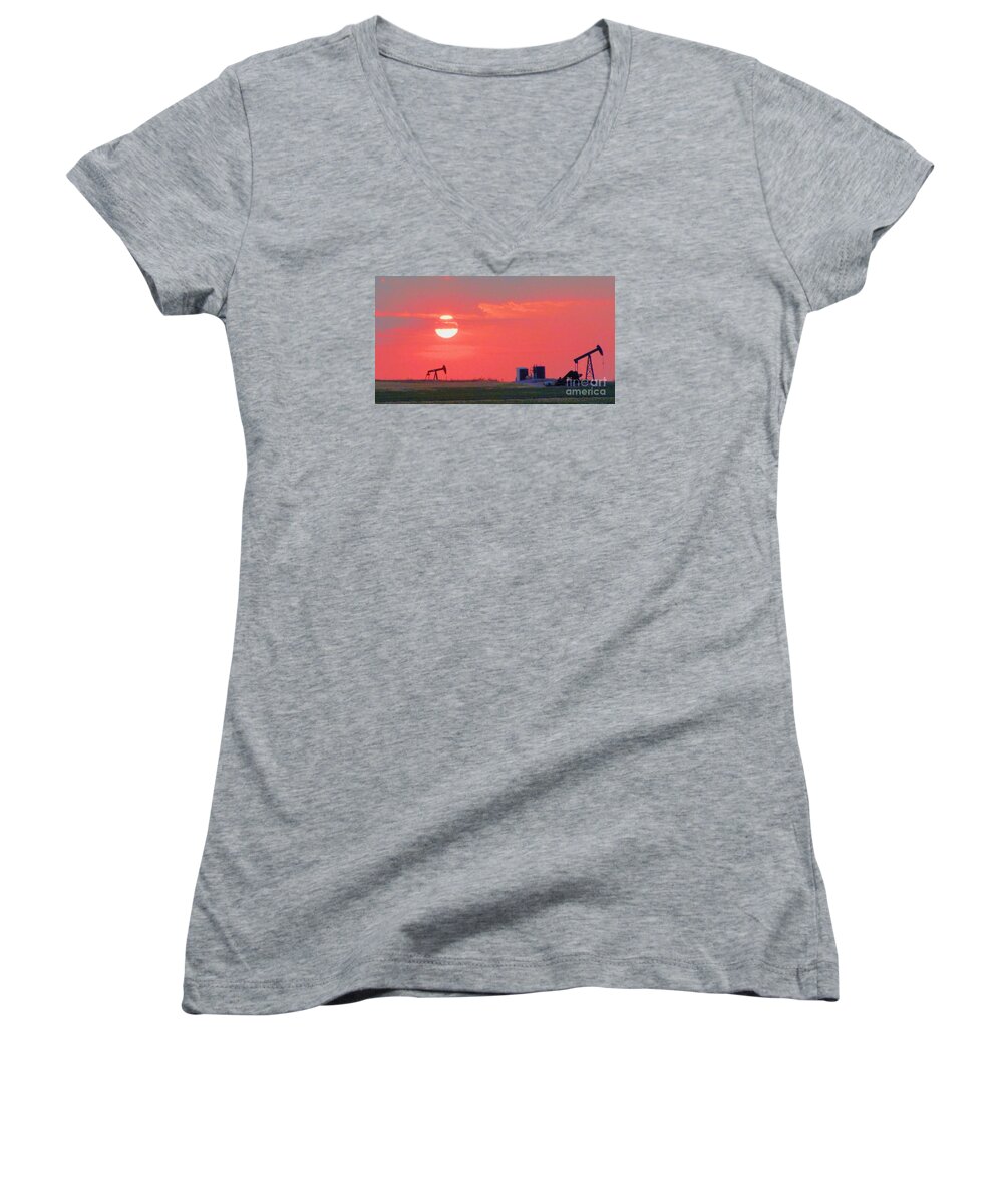Drilling Rigs Women's V-Neck featuring the photograph Rising Full Moon in Oklahoma by Janette Boyd