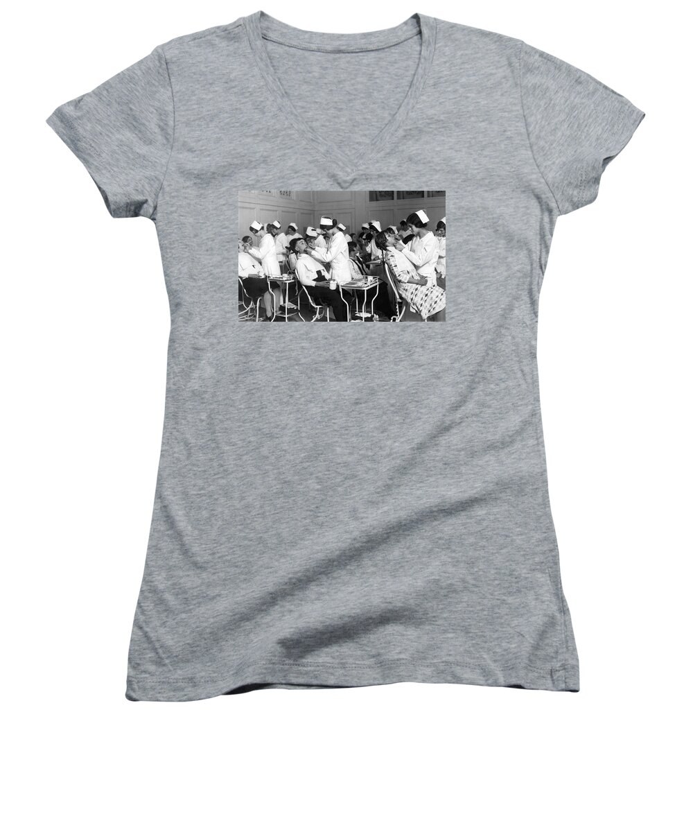 1920s Women's V-Neck featuring the photograph Free Dental Help For Children by Underwood Archives