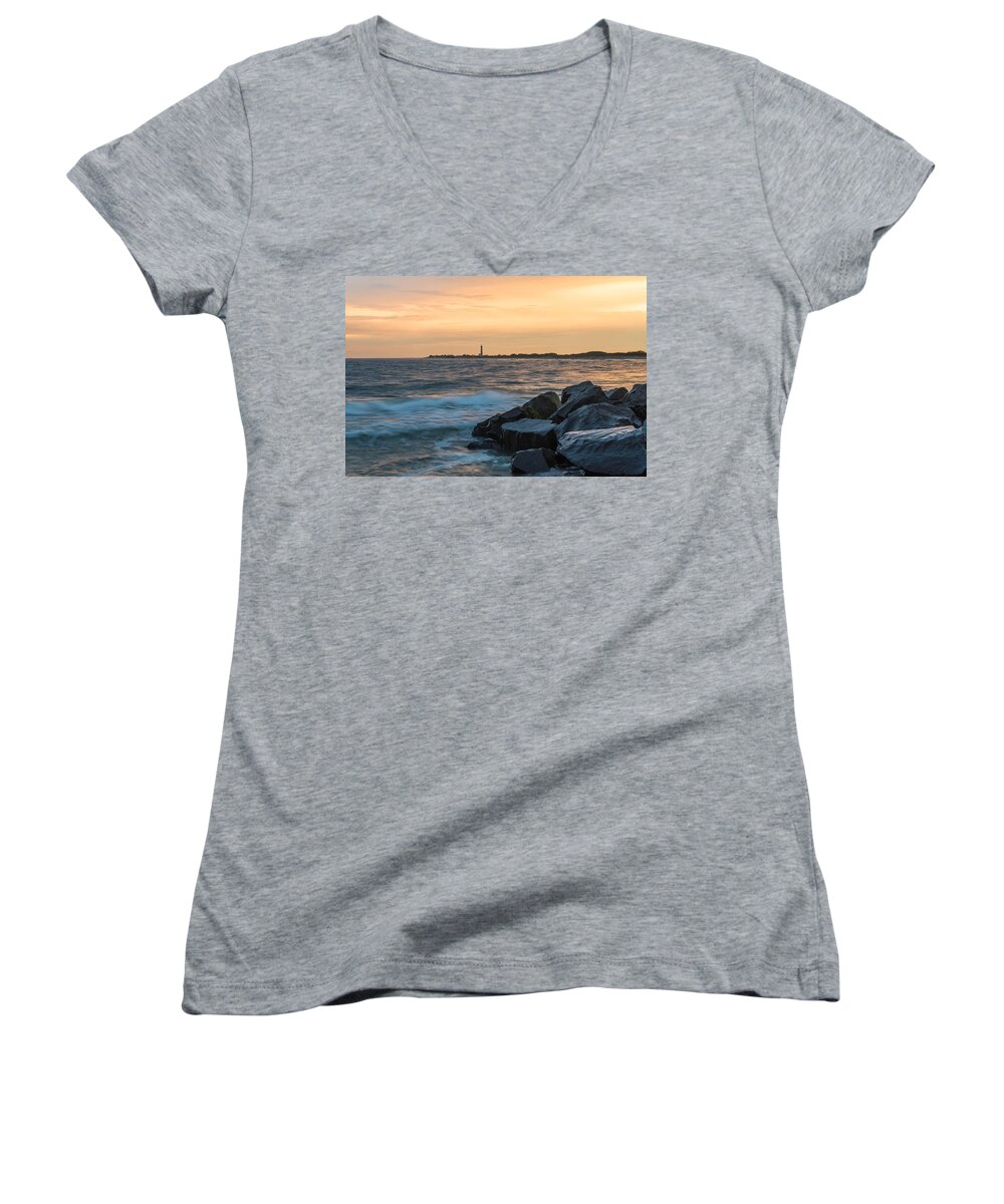 New Jersey Women's V-Neck featuring the photograph Off the Cape by Kristopher Schoenleber