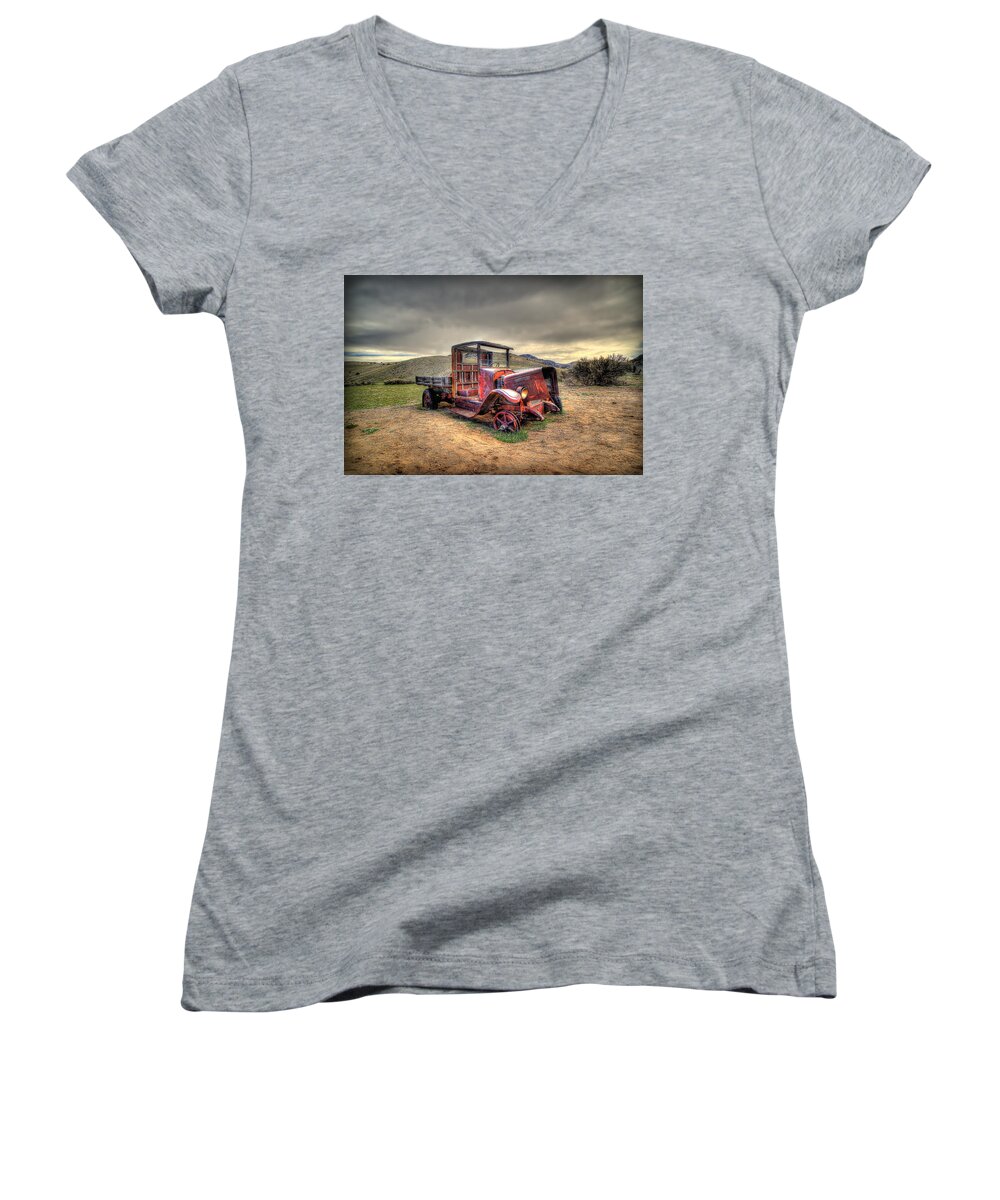 Redtired Women's V-Neck featuring the photograph RedTired by Ryan Smith