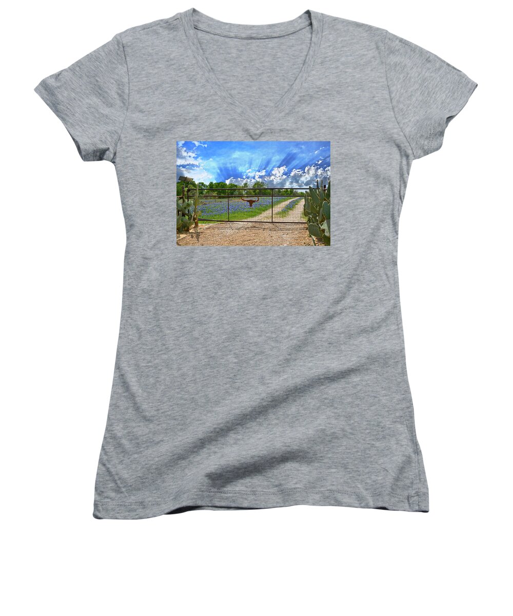 Spring Women's V-Neck featuring the photograph Rise and Shine by Lynn Bauer