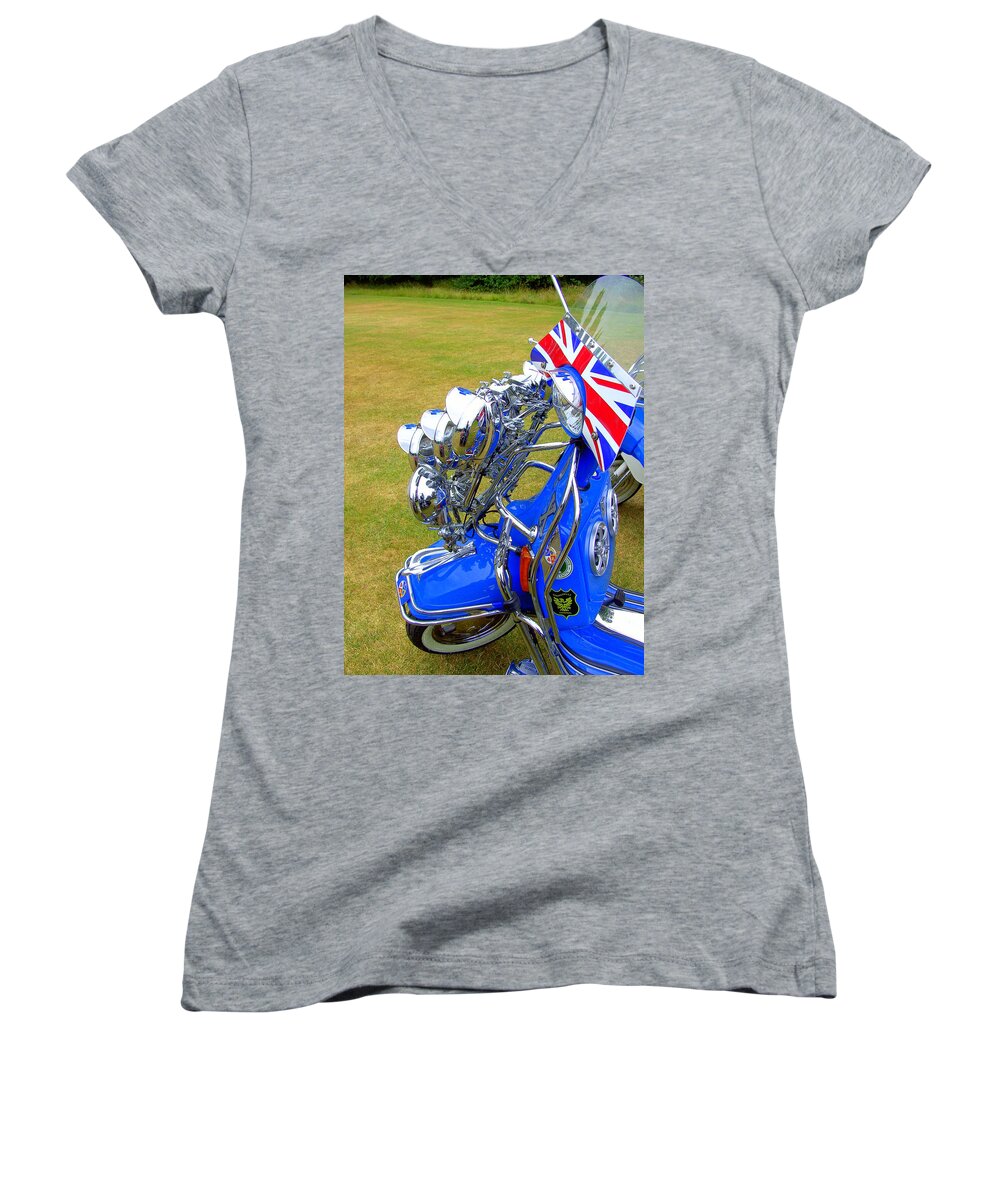  Scooter Women's V-Neck featuring the photograph Dressed for a Night Out by Steve Kearns