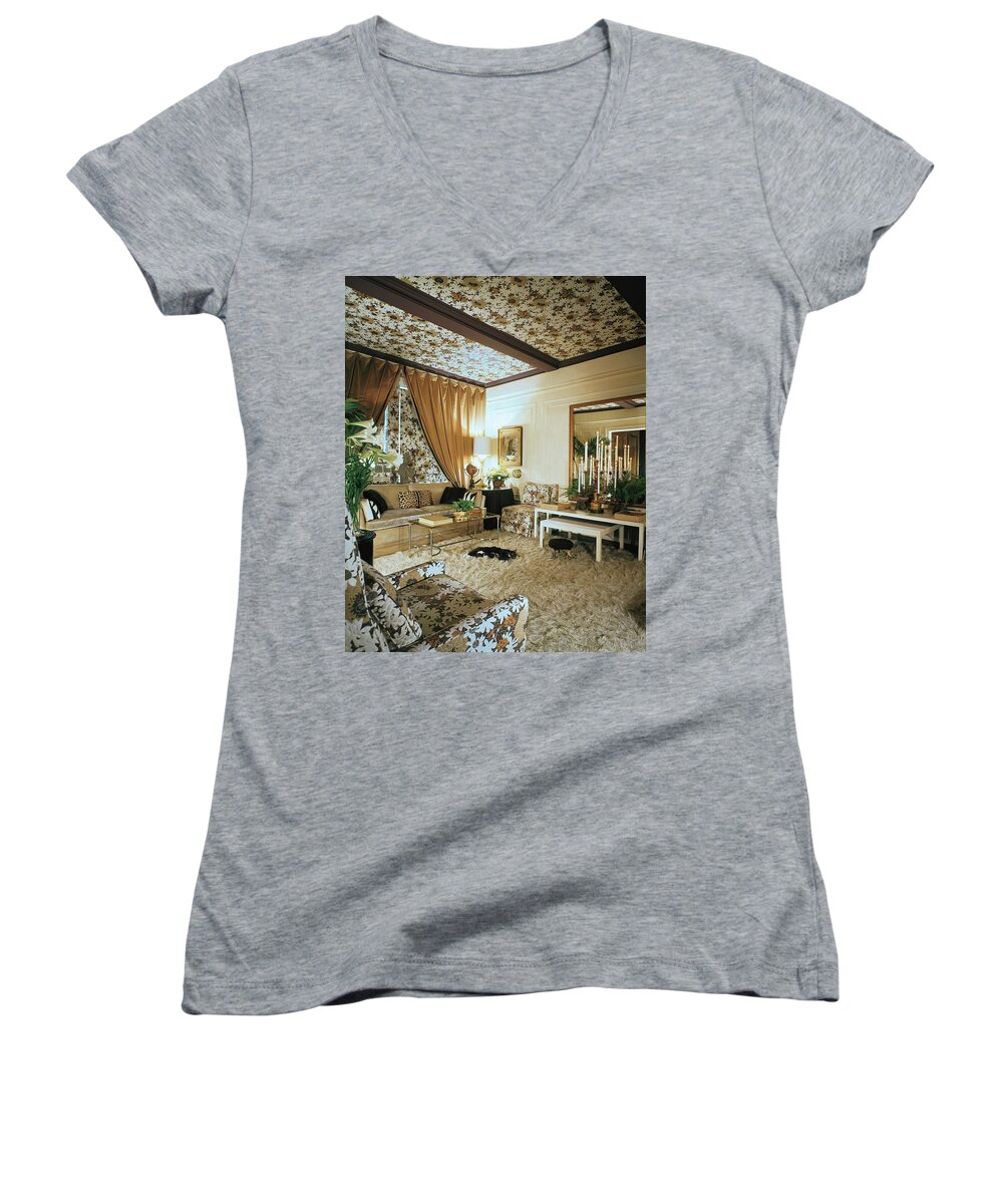 Indoors Women's V-Neck featuring the photograph The Living Room Of Leoda De Mar's Home by Wiliam Grigsby