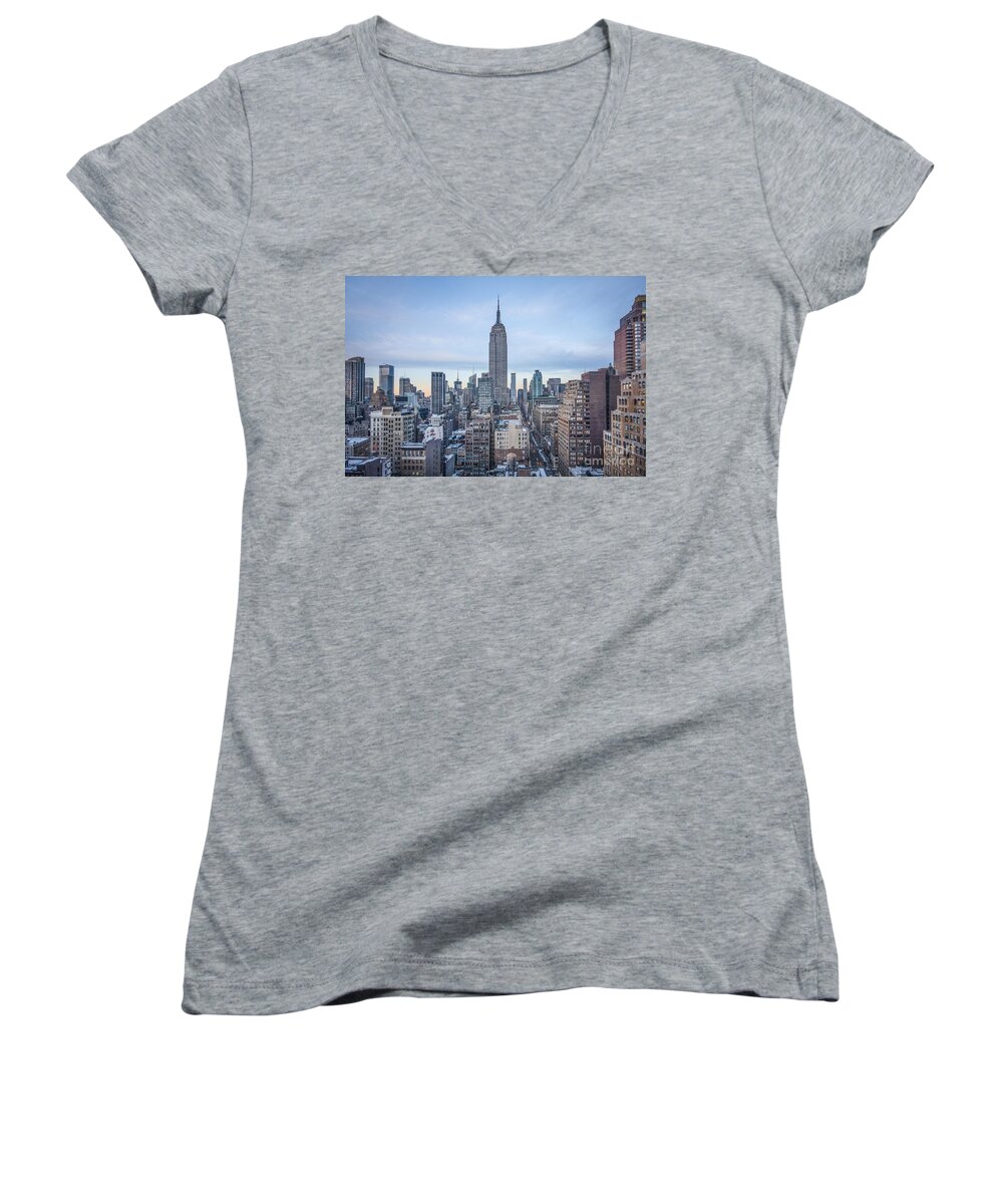 New York Women's V-Neck featuring the photograph Touch The Sky by Evelina Kremsdorf