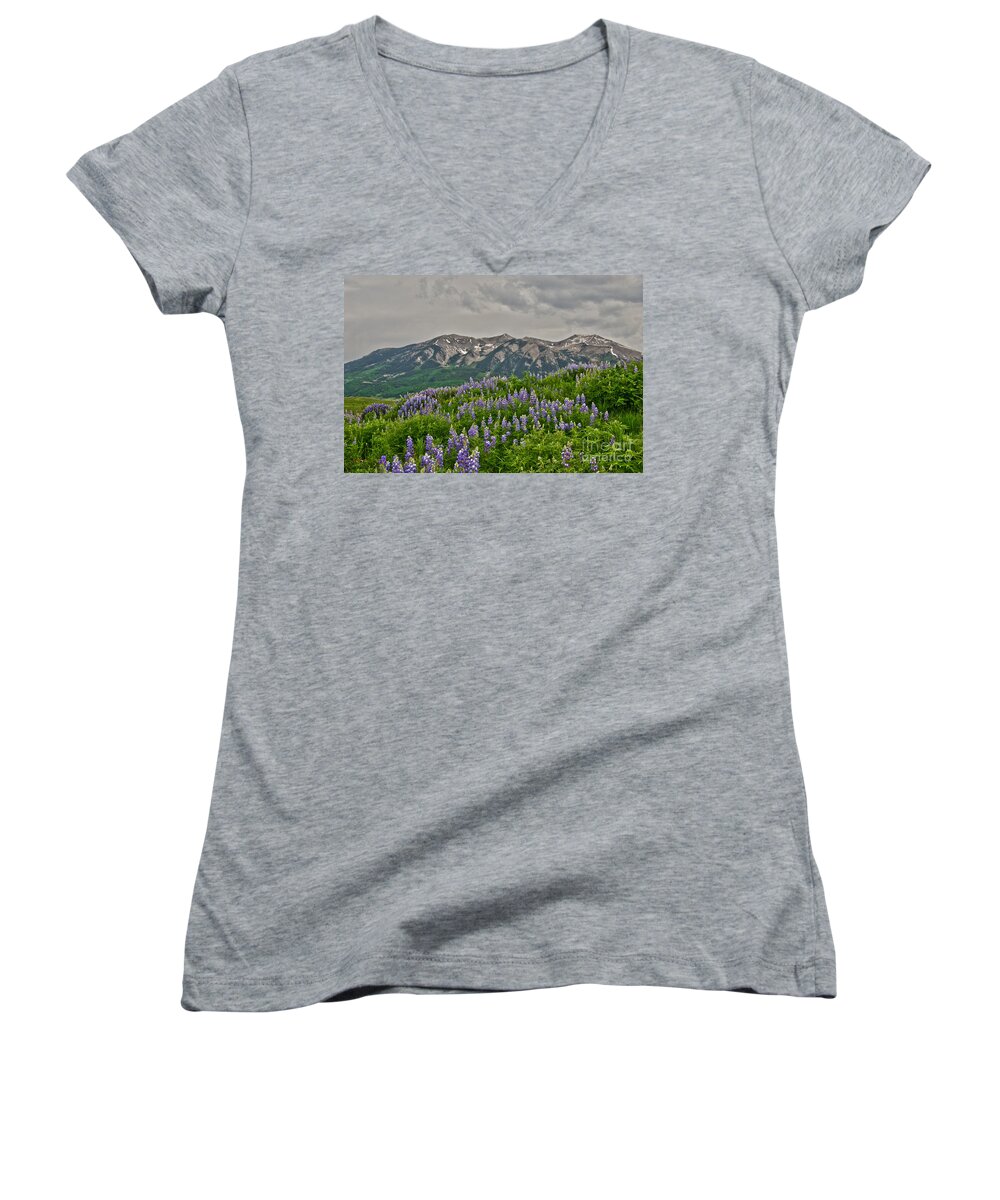 Crested Butte Women's V-Neck featuring the photograph Whetstone Sunset by Kelly Black