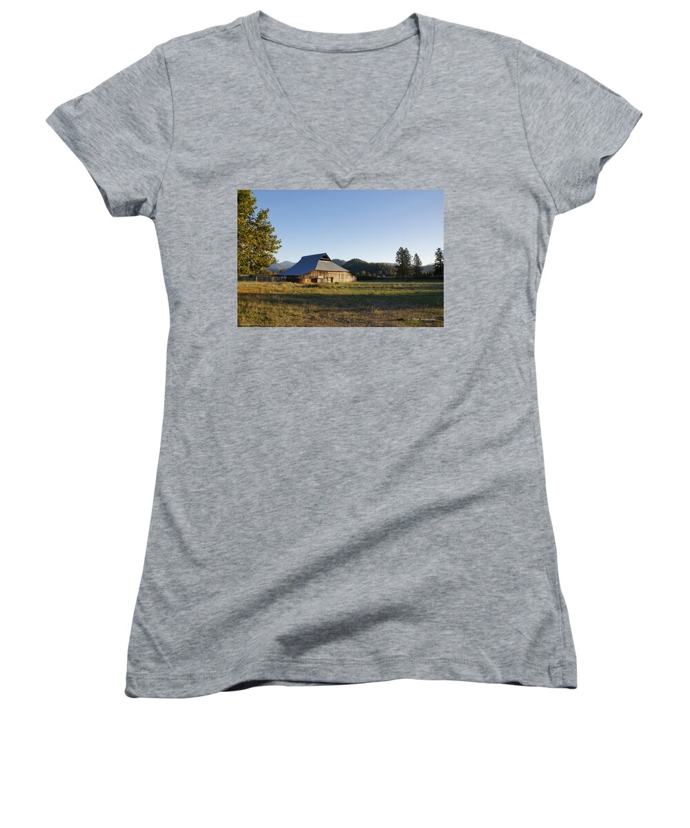 Barn Women's V-Neck featuring the photograph Barn in the Applegate by Mick Anderson