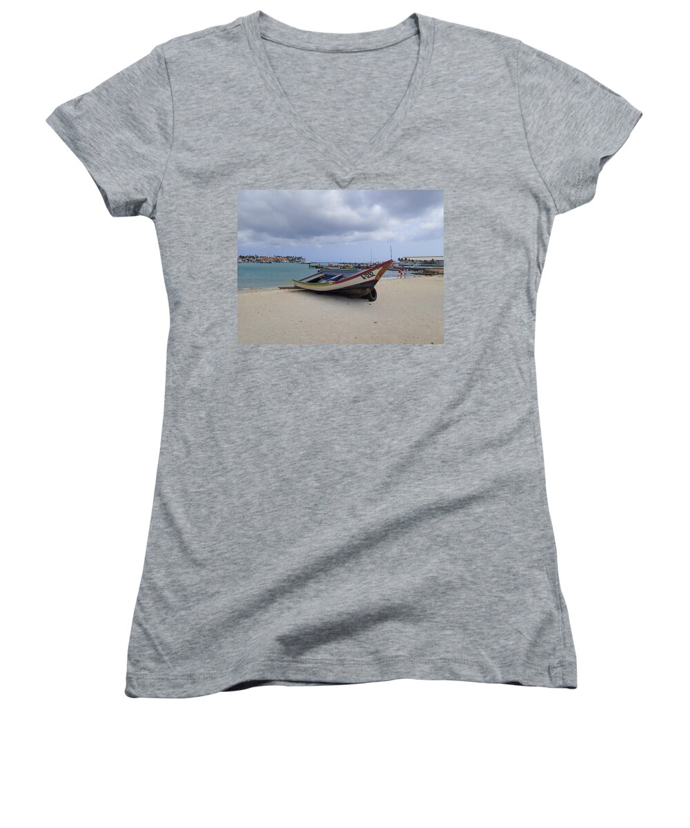 Ocean Women's V-Neck featuring the photograph Aruba Beach by Lois Lepisto