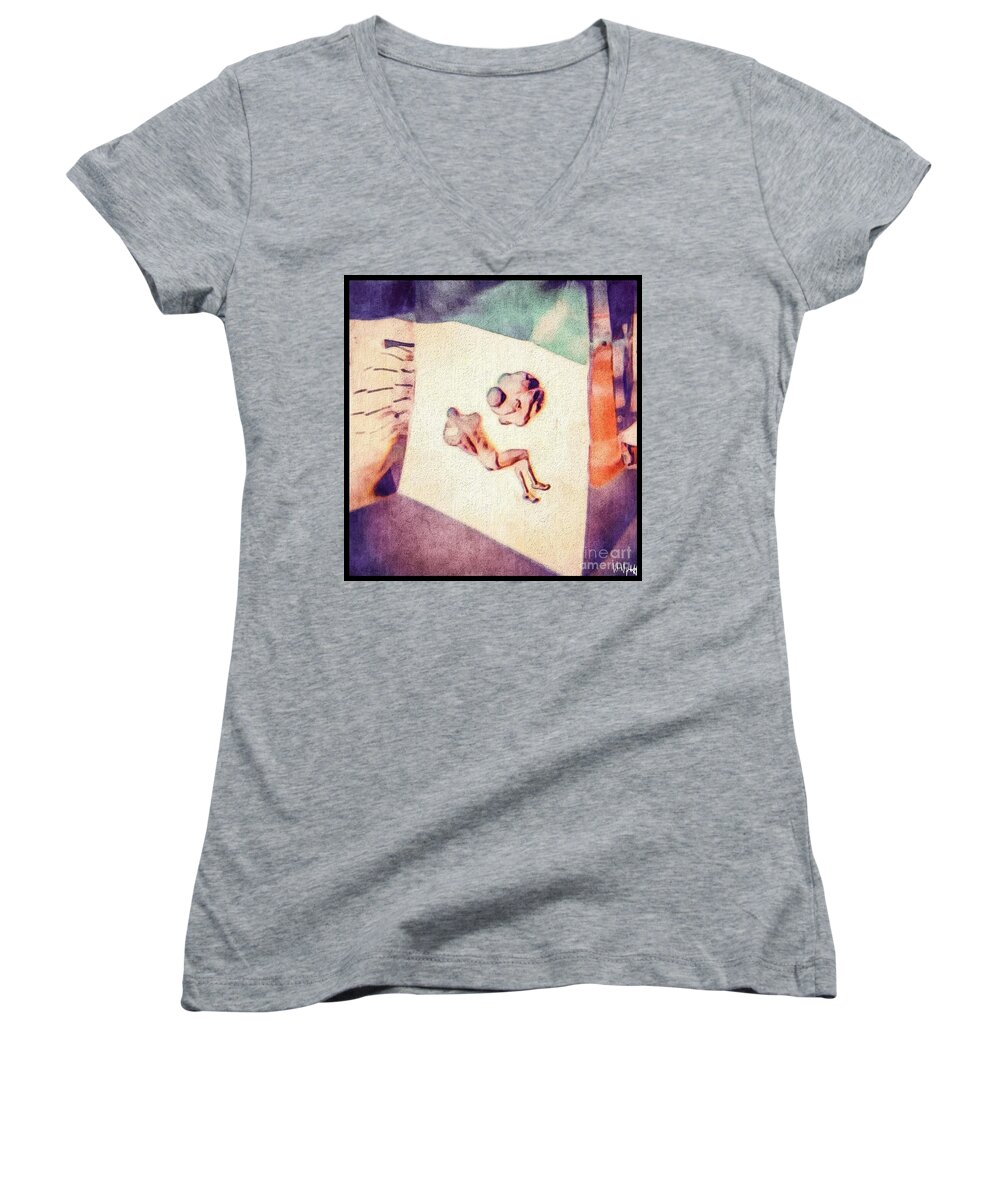 Abstract Women's V-Neck featuring the photograph Between the Ears by William Wyckoff