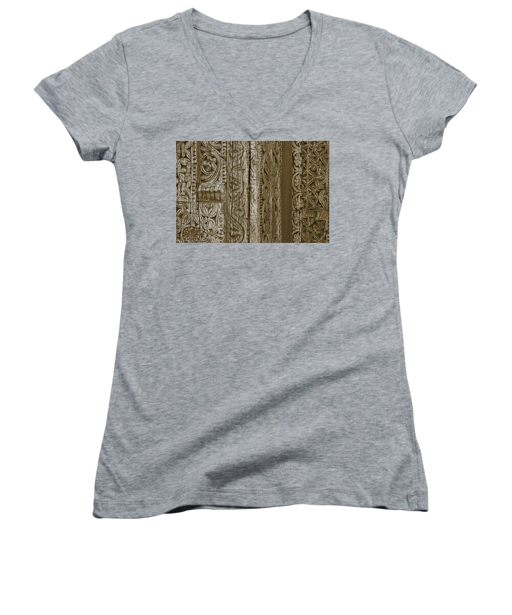 Southwestern Women's V-Neck featuring the photograph Carving - 2 by Nikolyn McDonald