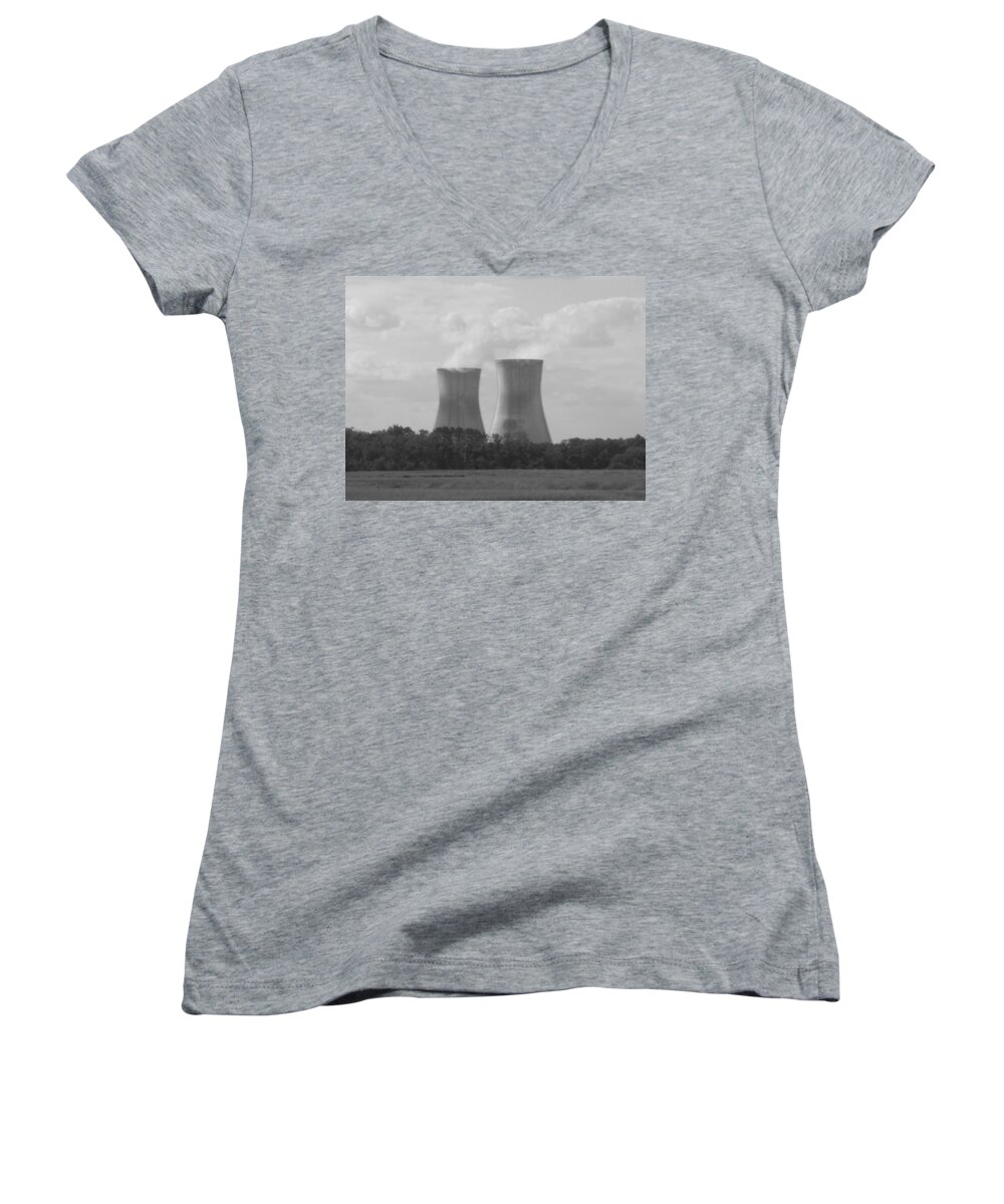 Nuclear Women's V-Neck featuring the photograph Cloud Maker by WaLdEmAr BoRrErO