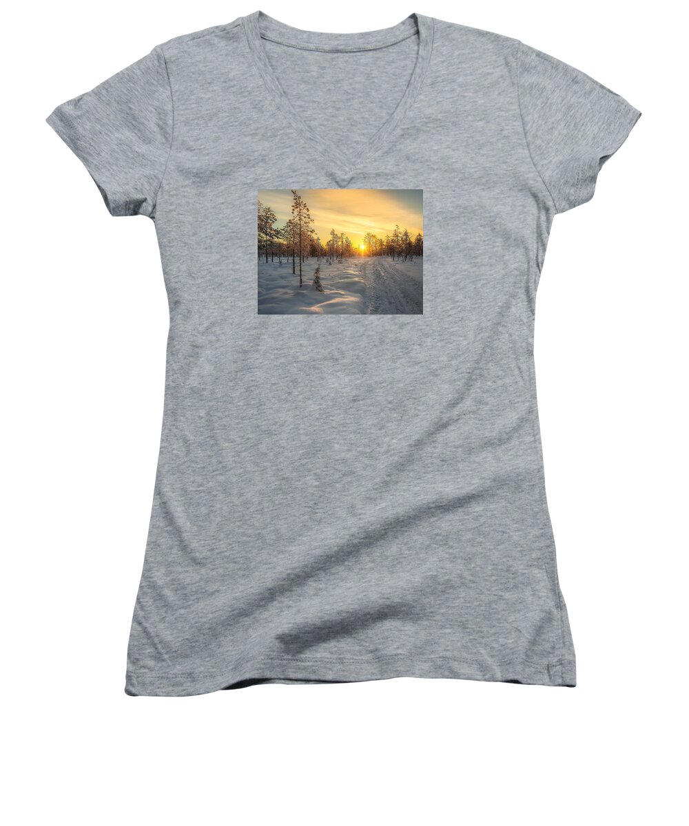 Landscape Women's V-Neck featuring the photograph Early Morning sun by Rose-Maries Pictures