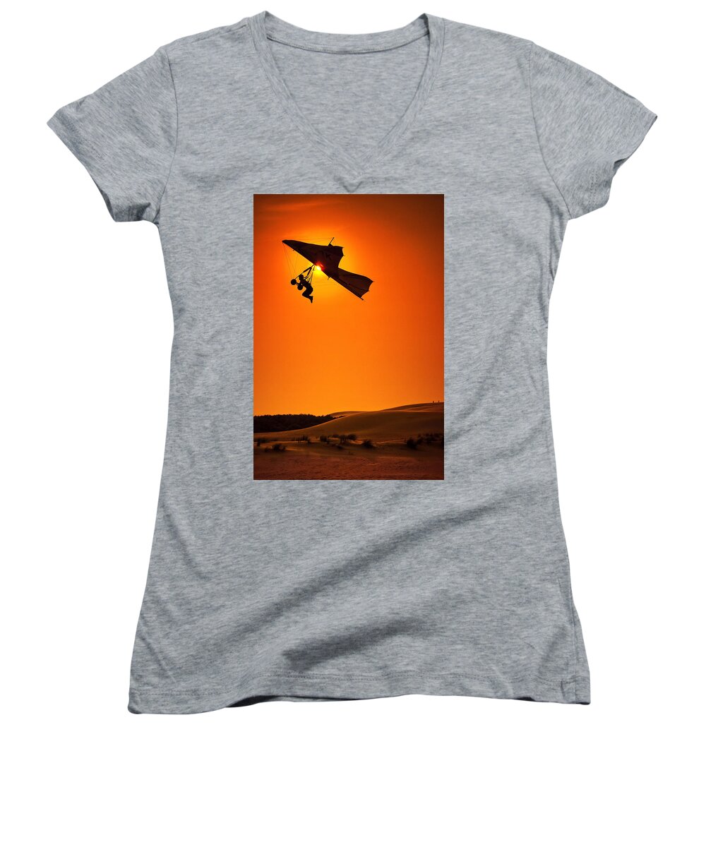 Hang Glider Women's V-Neck featuring the photograph Icarus by Neil Shapiro