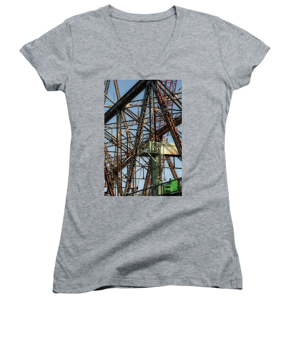  Women's V-Neck featuring the photograph Memorial Bridge by Mark Alesse