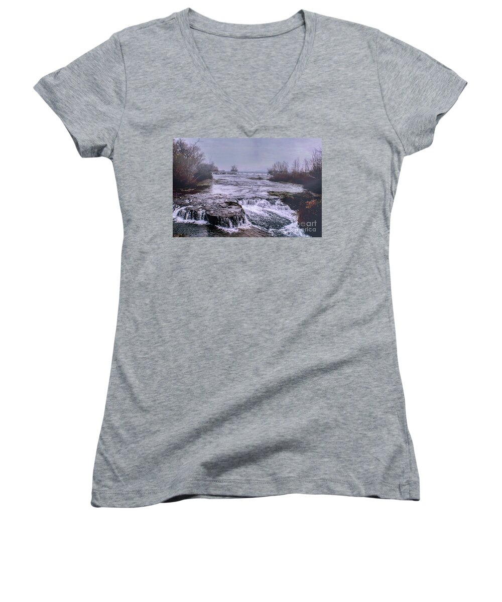 New York Women's V-Neck featuring the photograph Niagra by Sandy Moulder