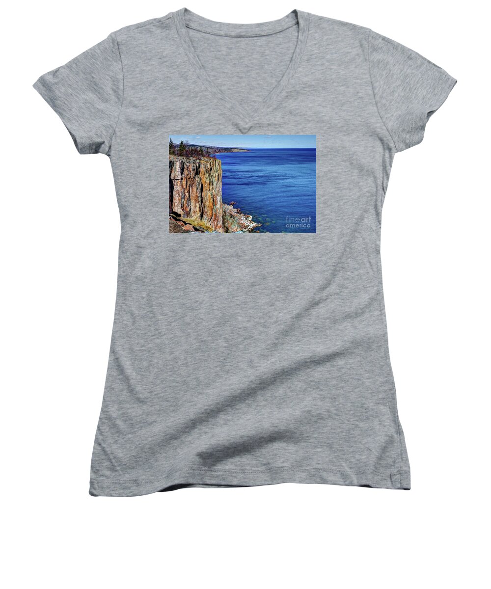Lake Superior Women's V-Neck featuring the photograph Palisade Head Tettegouche State Park North Shore Lake Superior MN by Wayne Moran