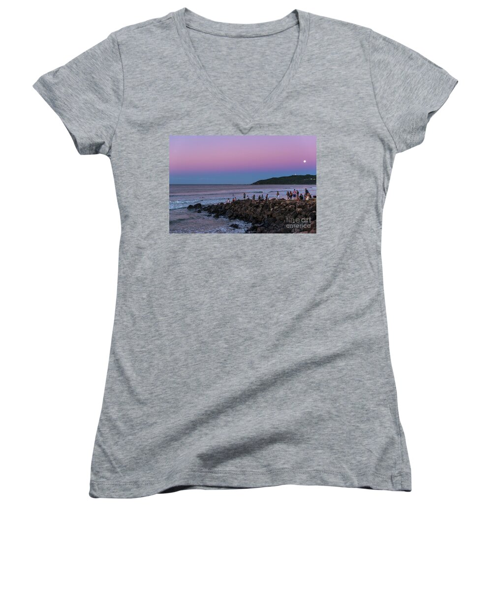 2017 Women's V-Neck featuring the photograph People watch the sun set by Andrew Michael
