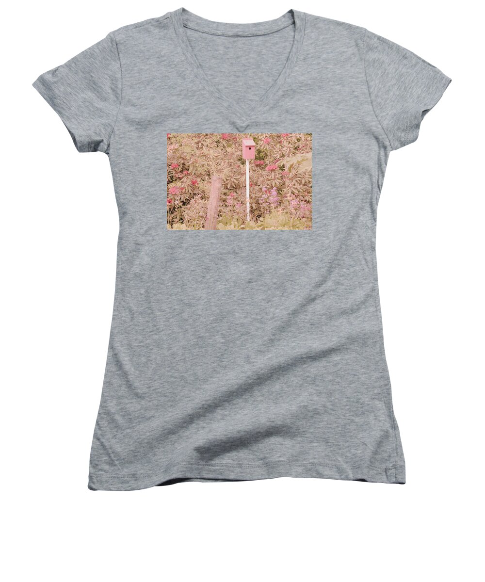 Nesting Box Women's V-Neck featuring the photograph Pink Nesting Box by Bonnie Bruno