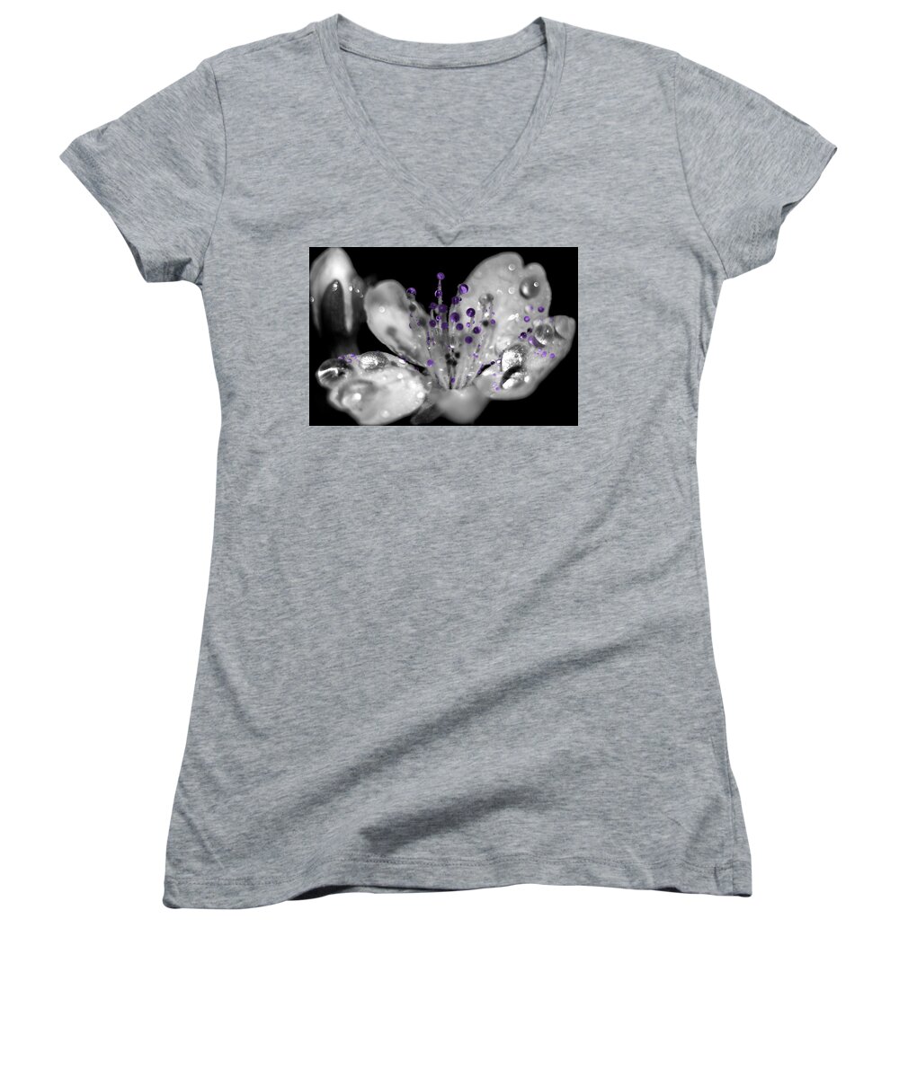 Composite Women's V-Neck featuring the photograph Purple drops by Wolfgang Stocker