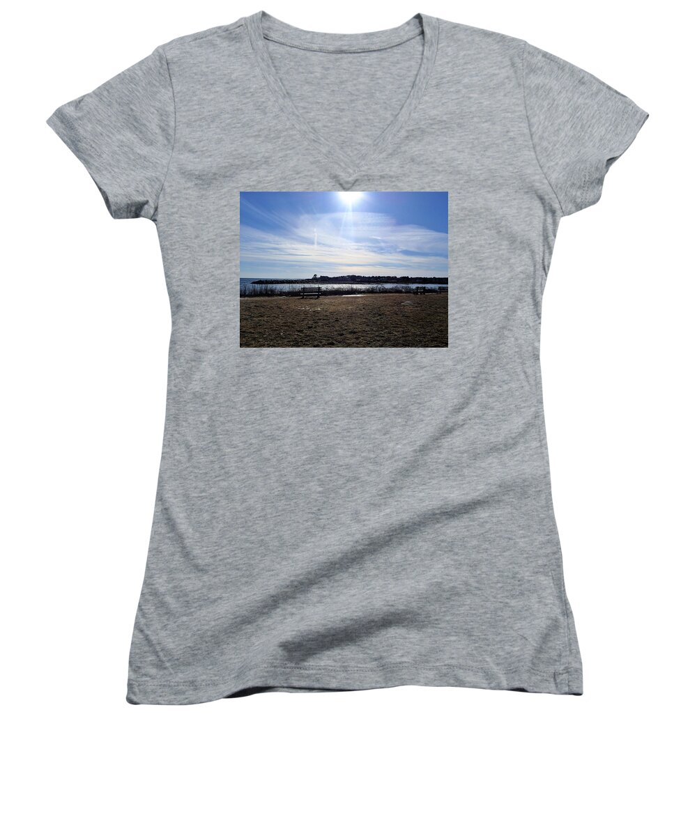 Ocean Women's V-Neck featuring the photograph Sky Show by Lois Lepisto