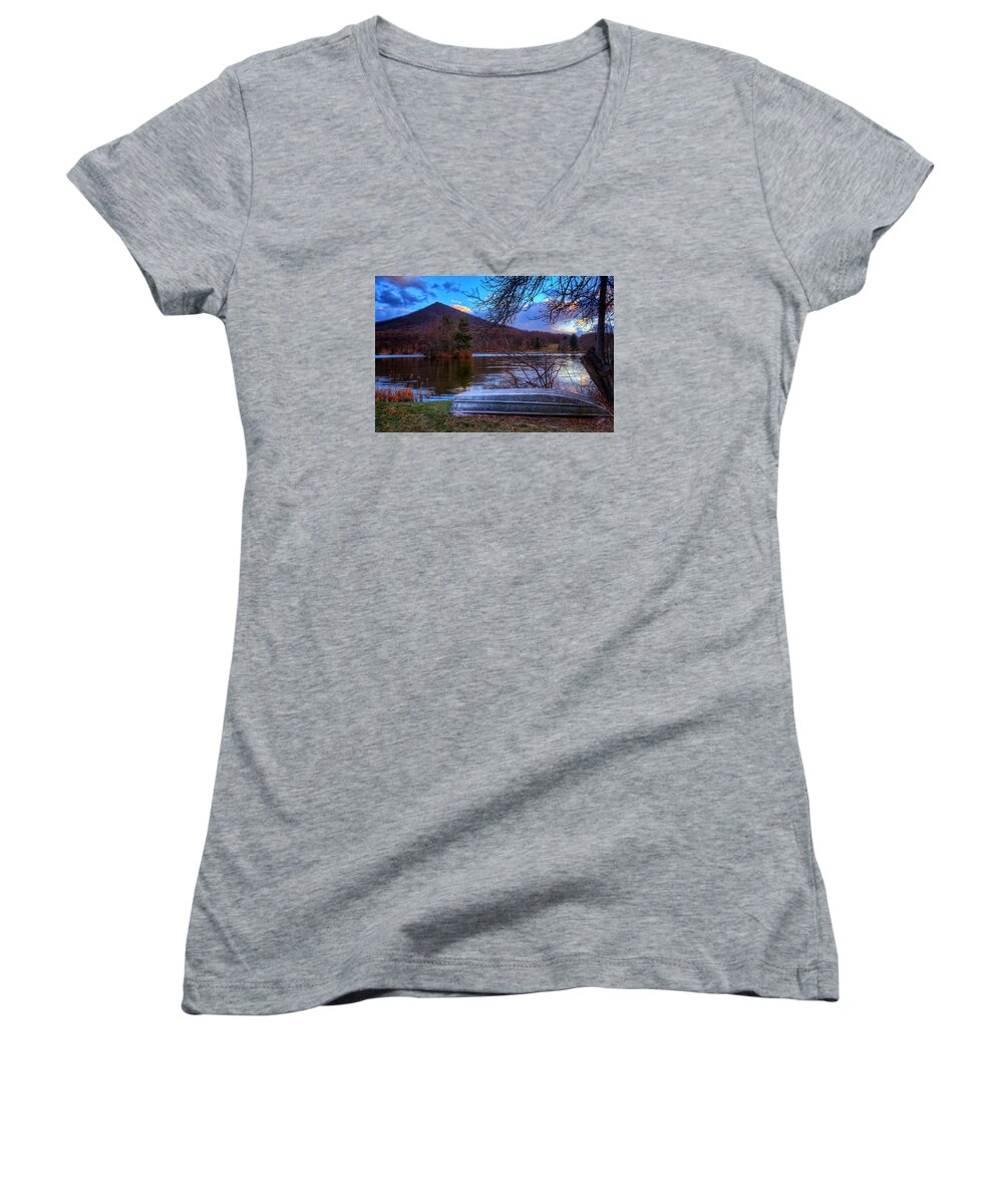 Snow Women's V-Neck featuring the photograph Sunset at Abbott Lake by Steve Hurt