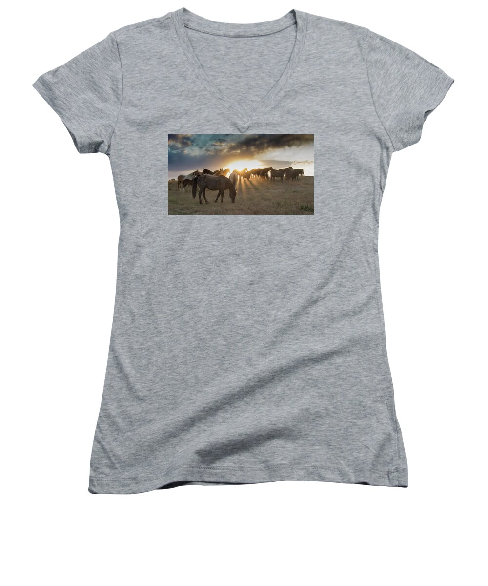 Horse Women's V-Neck featuring the photograph Sunset Serenade by Kent Keller