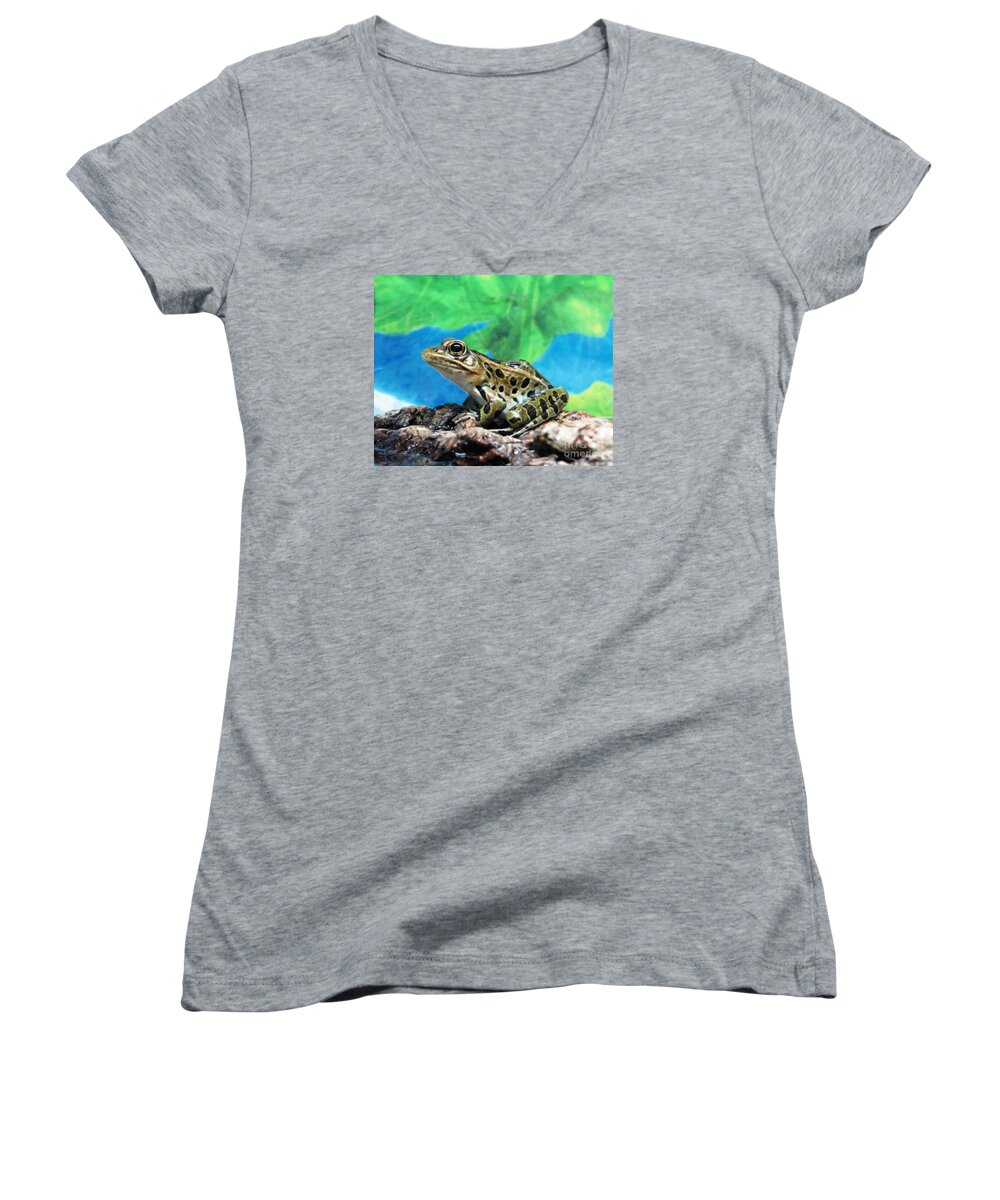 Object Women's V-Neck featuring the photograph Tiny Frog by Dawn Gari