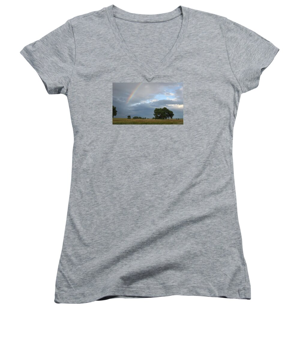 Rainbows Women's V-Neck featuring the photograph Wyoming Rainbow by Diane Bohna